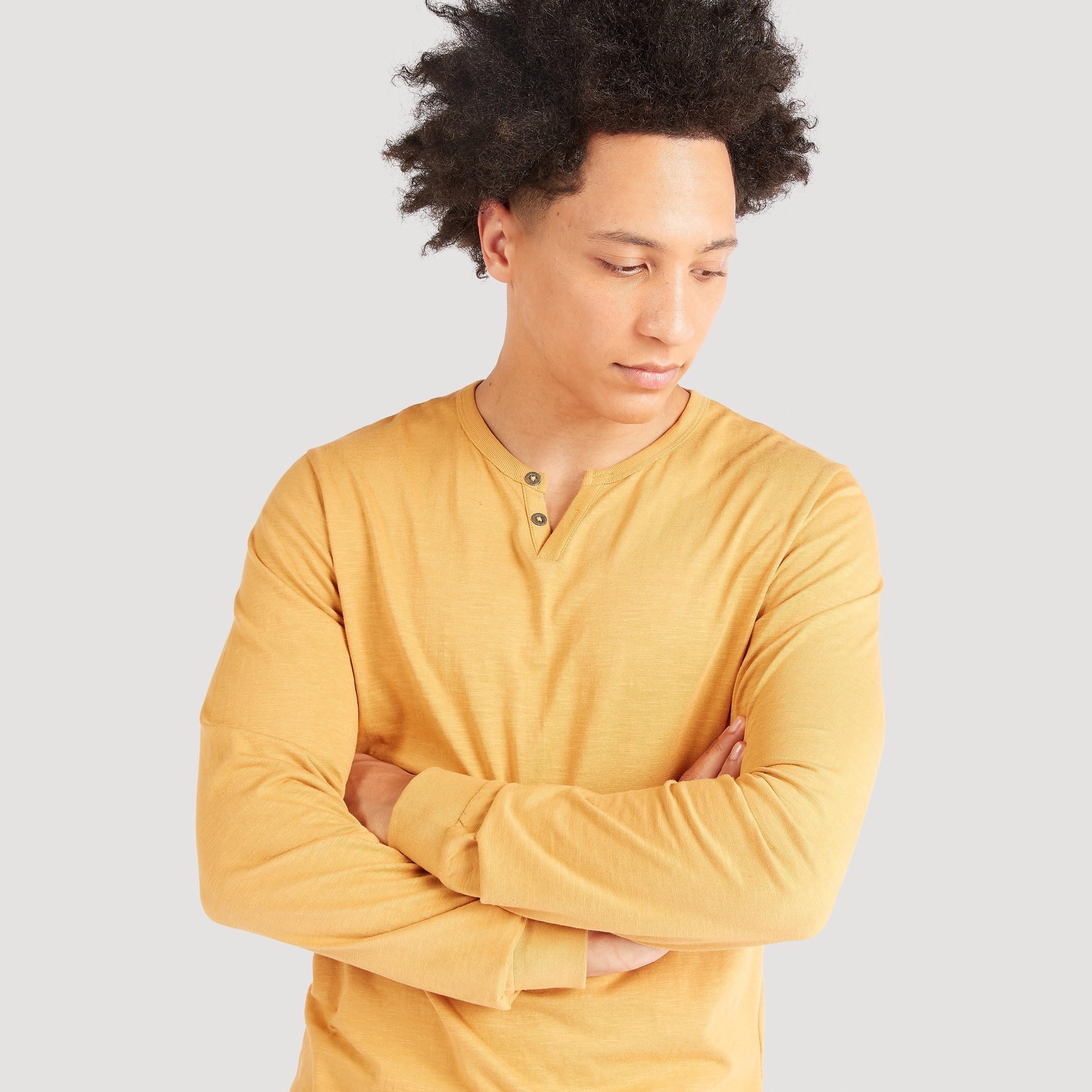 تيشيرت سادة بياقة هينلي وأكمام طويلة من لي كوبر-men-clothing-tshirtsandpolos-tshirts-image-5