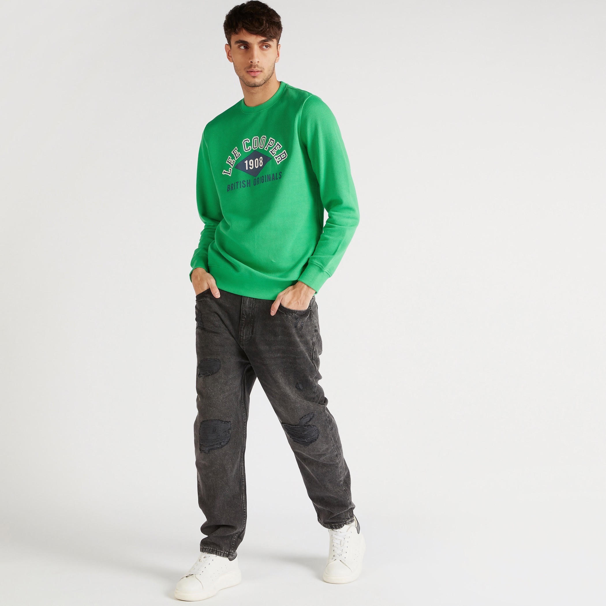 سويت شيرت بياقة ضيّقة وأكمام طويلة وطبعات من لي كوبر-men-winterwear-hoodiesandsweatshirts-image-7