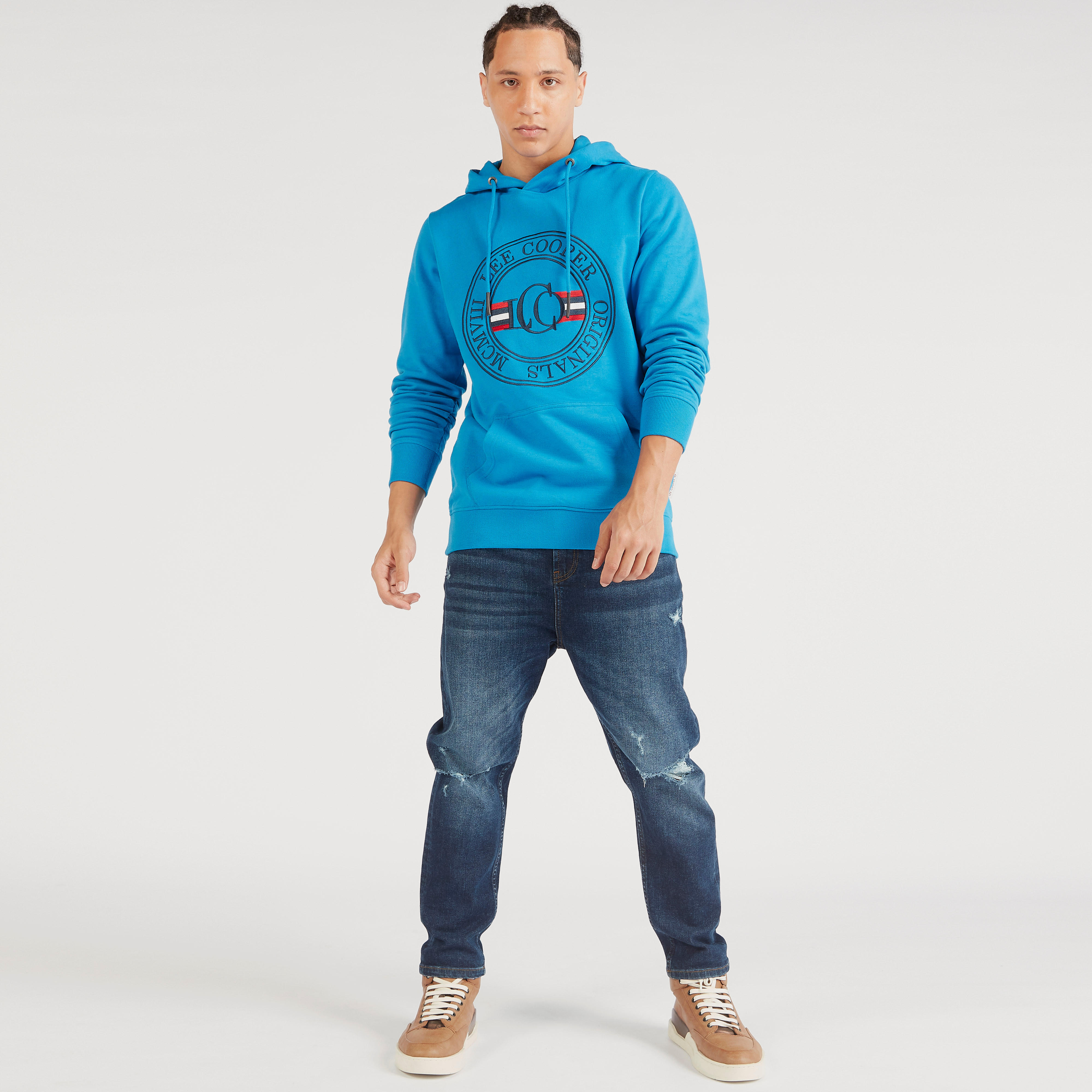 سويت شيرت مطرّز بأكمام طويلة وقبّعة من لي كوبر-men-winterwear-hoodiesandsweatshirts-image-2