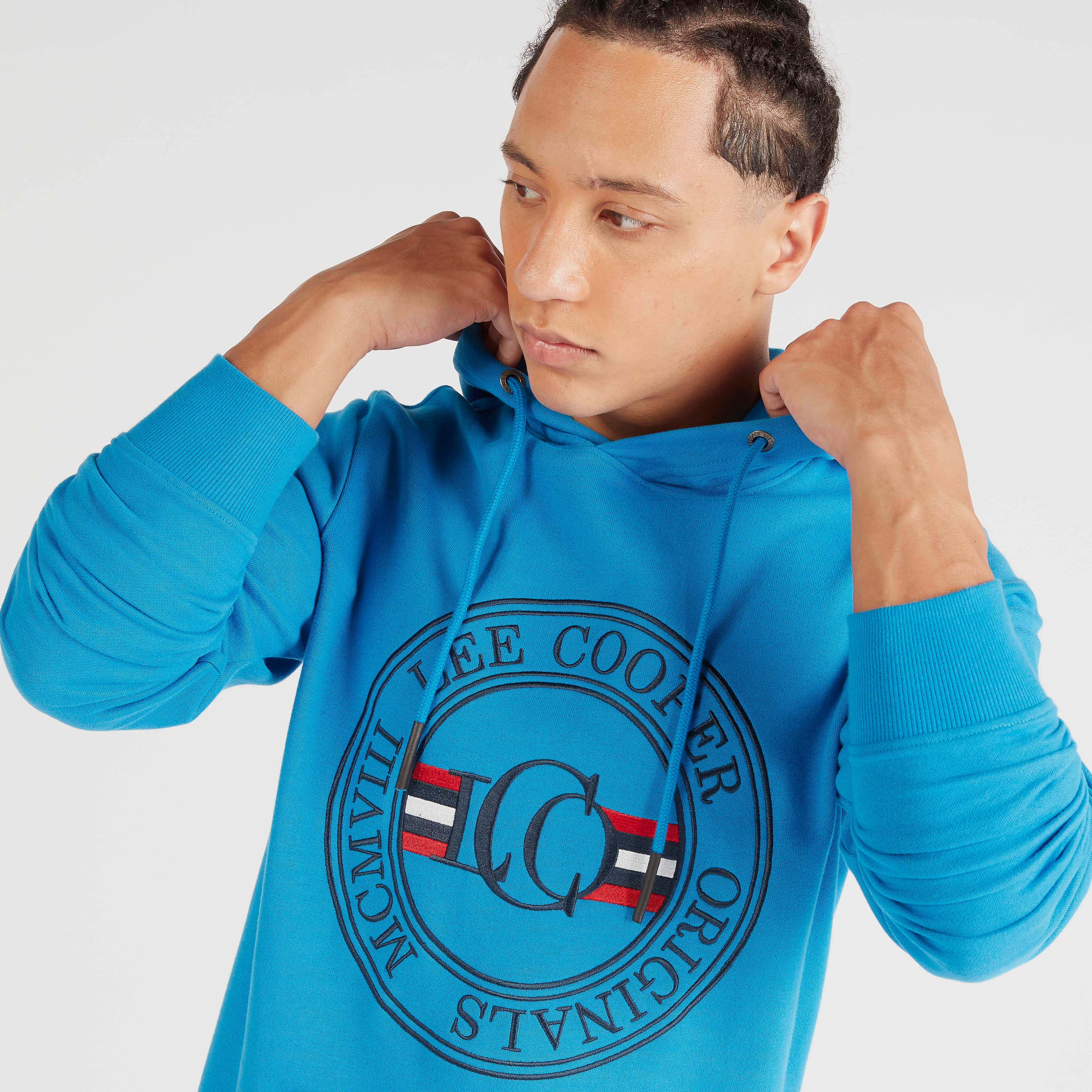سويت شيرت مطرّز بأكمام طويلة وقبّعة من لي كوبر-men-winterwear-hoodiesandsweatshirts-image-3