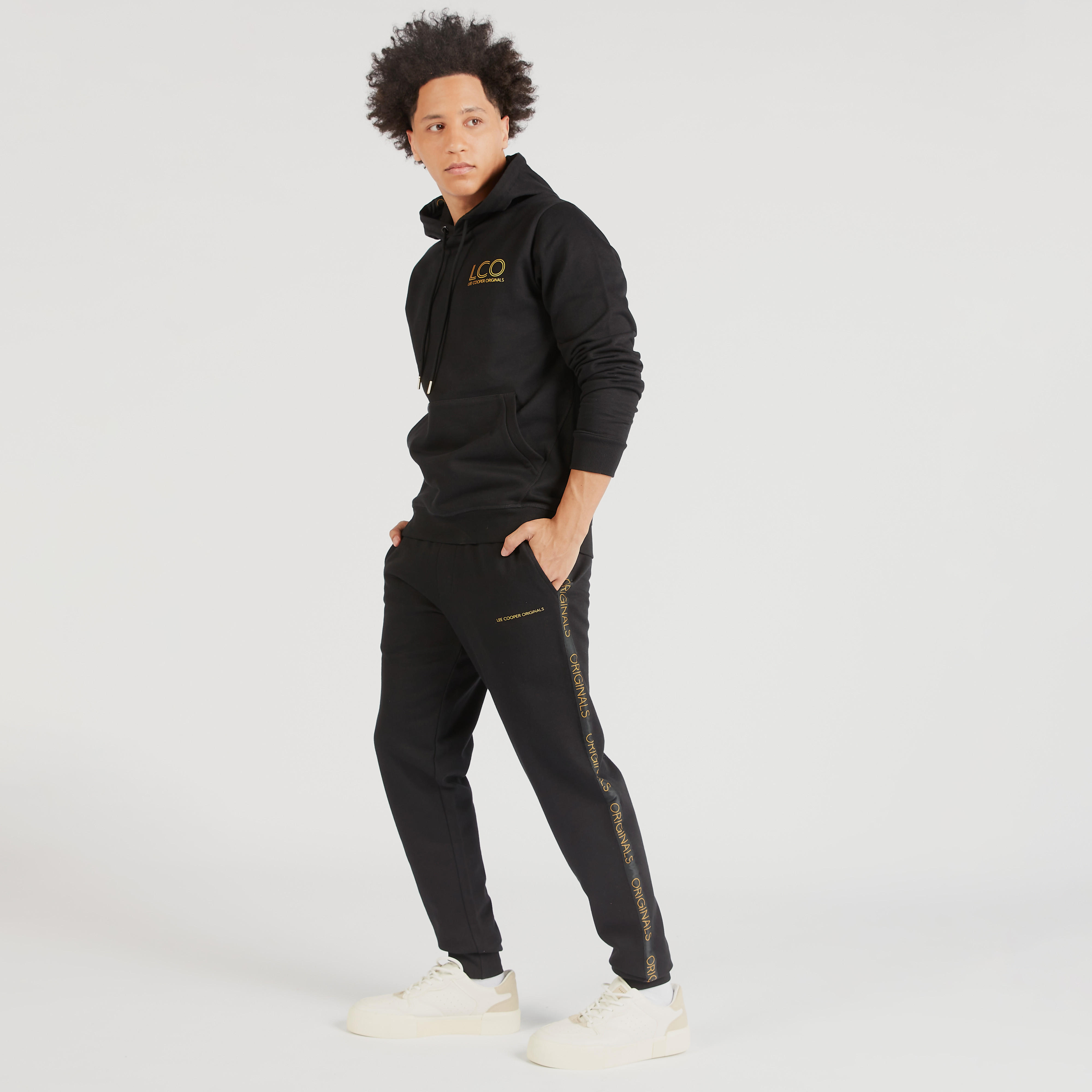 سويت شيرت سادة بقبعة وأكمام طويلة من لي كوبر-men-winterwear-hoodiesandsweatshirts-image-4