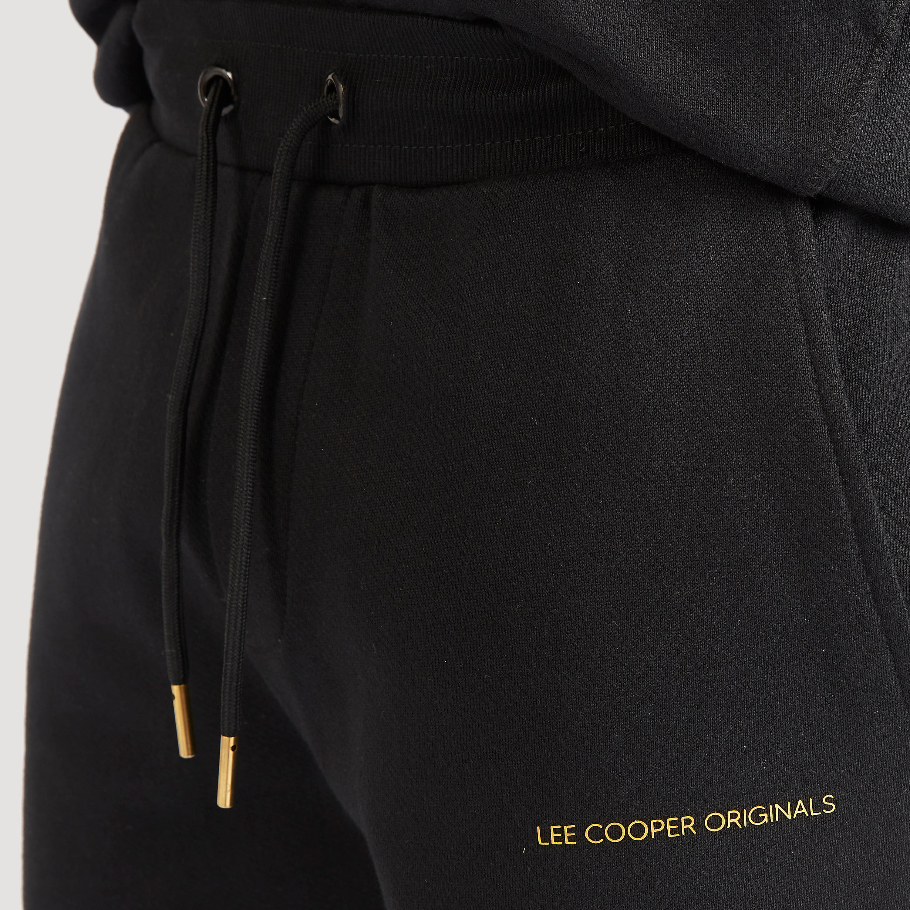 بنطلون رياضي برباط إغلاق وتفاصيل شريط-men-clothing-bottoms-joggers-image-5