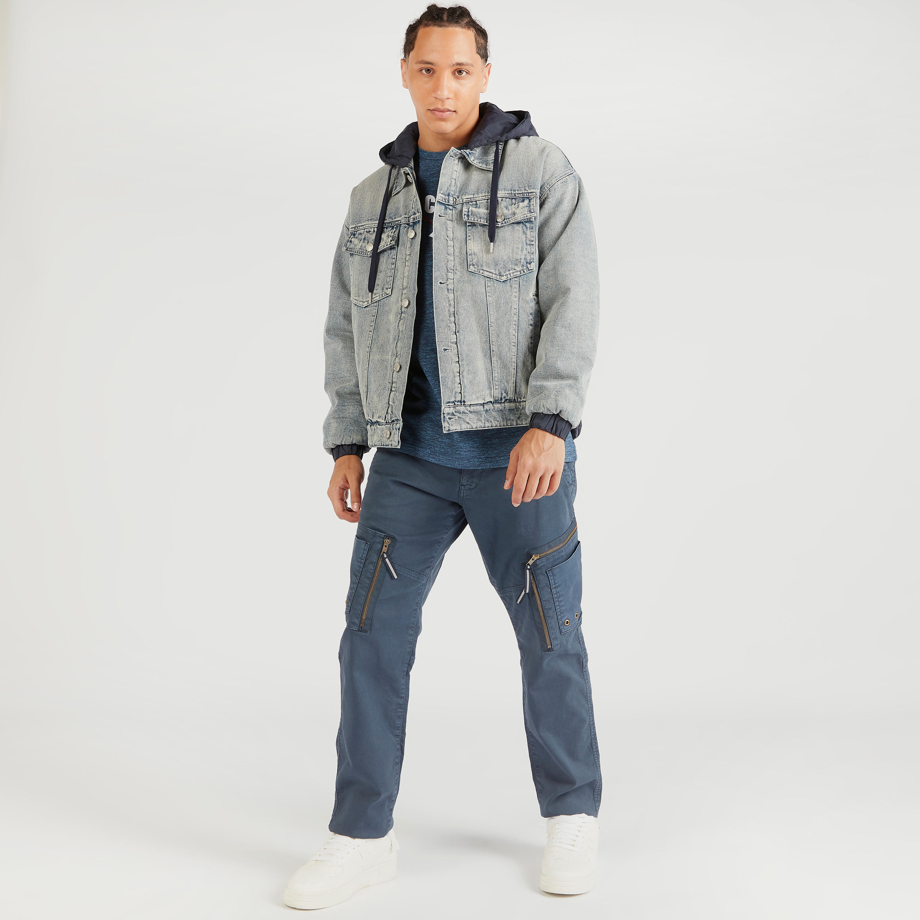 جاكيت بارز الملمس بقبّعة وجيوب من لي كوبر-men-clothing-jacketsandblazers-jackets-image-2