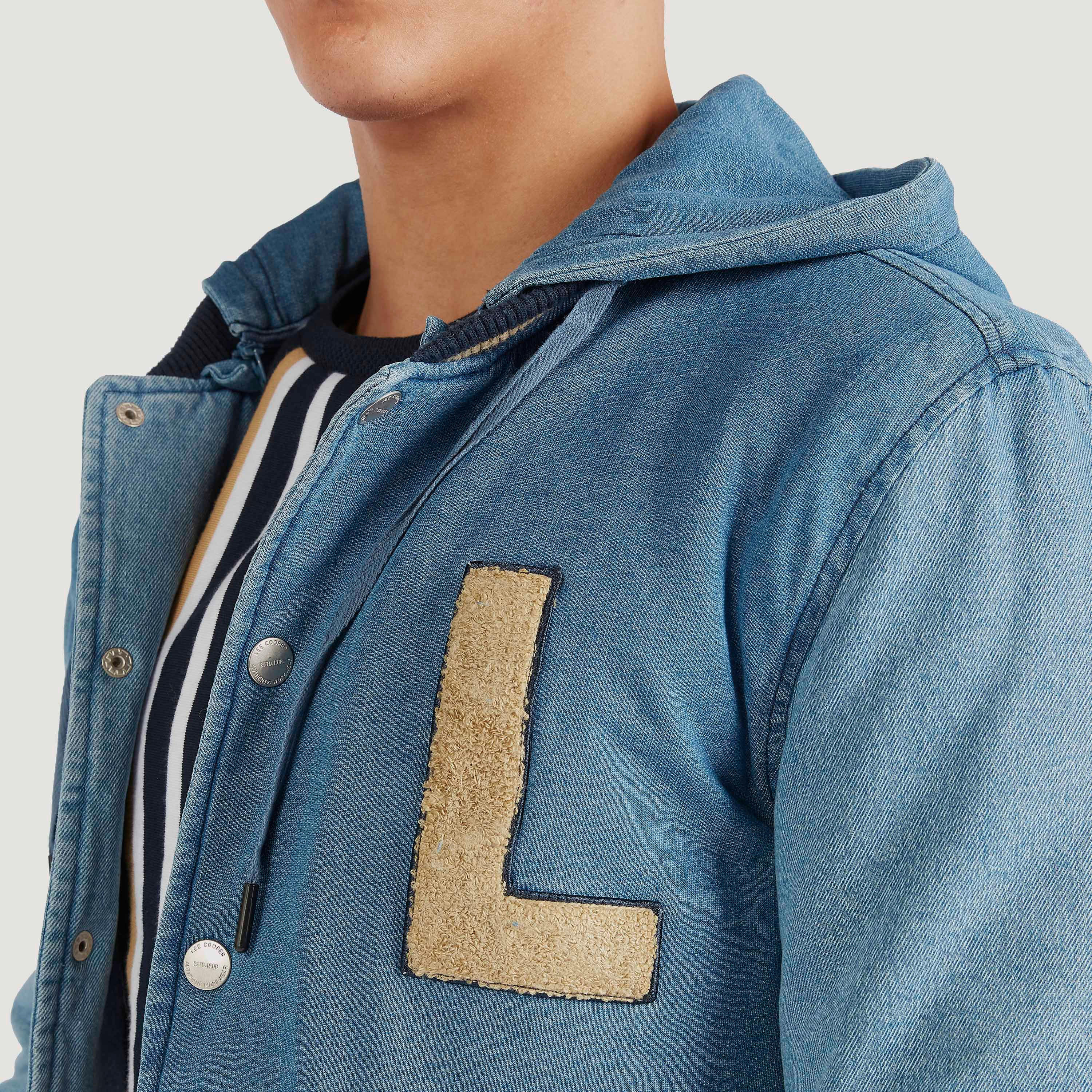 جاكيت بقبعّة وأكمام طويلة وجيوب من لي كوبر-men-clothing-jacketsandblazers-jackets-image-2