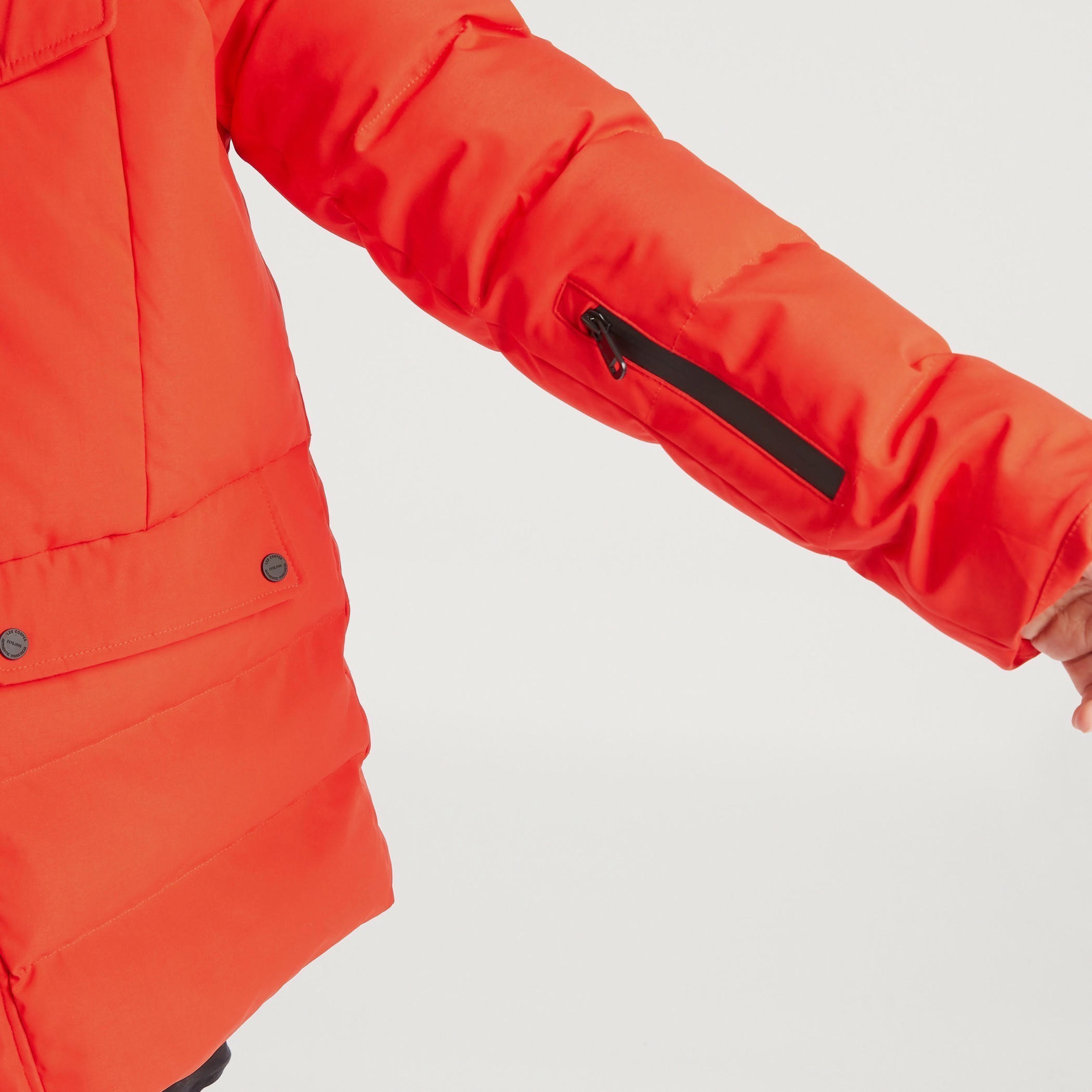 جاكيت مبطن بقبّعة وأكمام طويلة وسحّاب إغلاق-men-clothing-jacketsandblazers-jackets-image-7