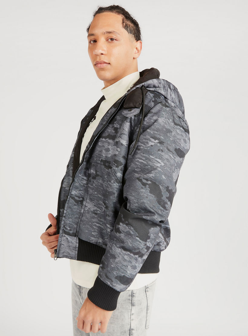 جاكيت بأكمام طويلة وقبعة وسحاب إغلاق وطبعات مموهة من لي كوبر-men-clothing-jacketsandblazers-jackets-image-4