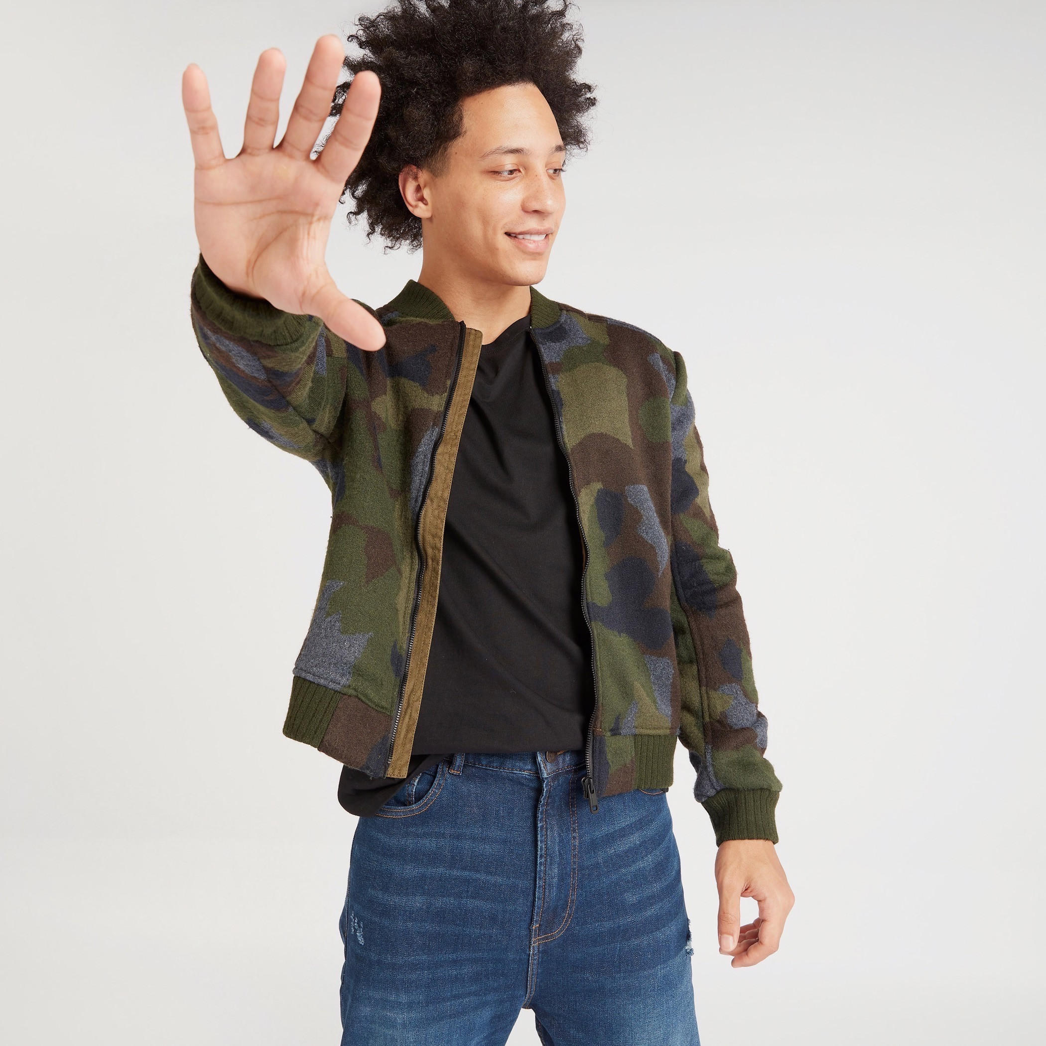 جاكيت منفوخ بطبعات مموهة وسحاب إغلاق وأكمام طويلة من لي كوبر-men-clothing-jacketsandblazers-jackets-image-1