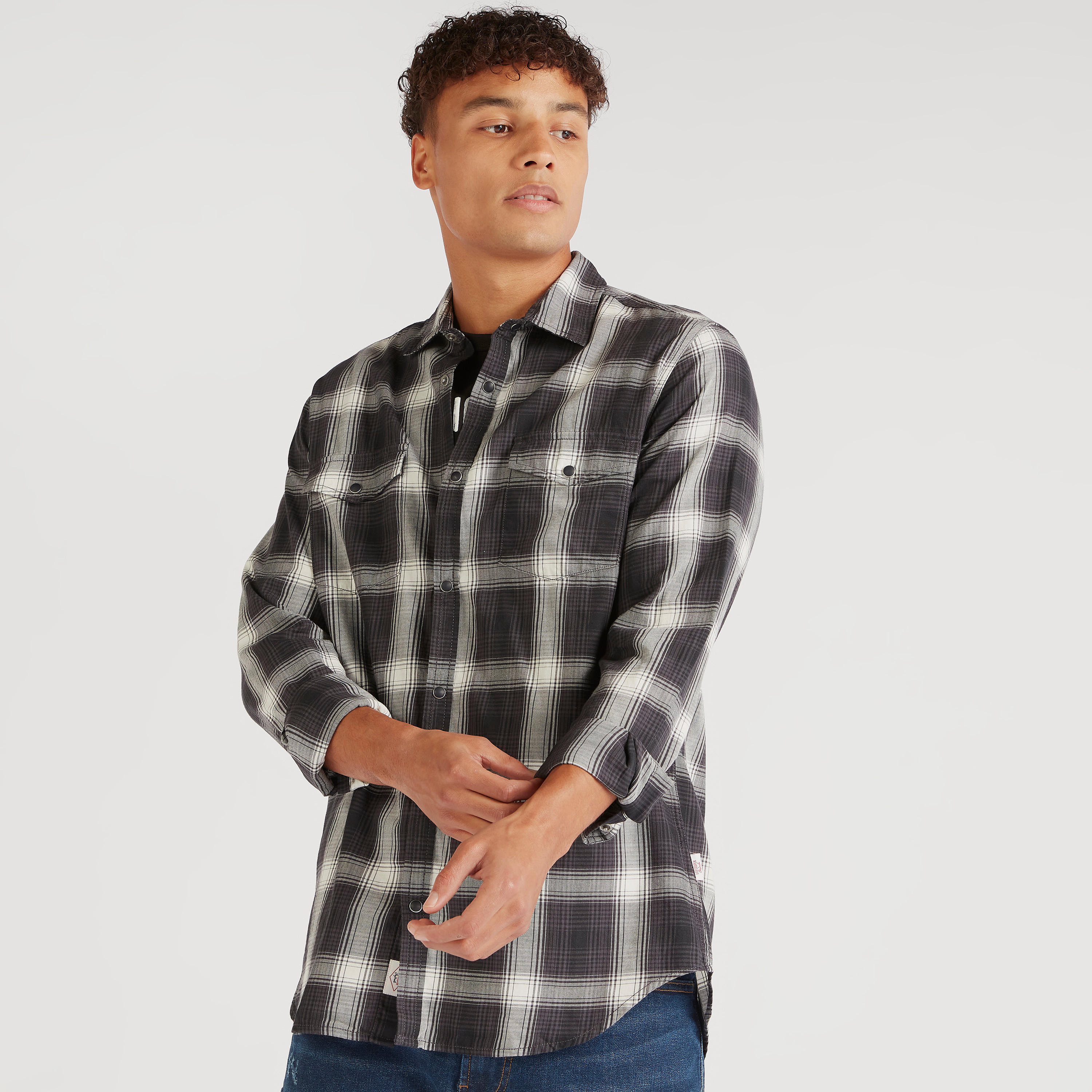 قميص بطبعات كاروهات وياقة عاديّة وأكمام طويلة من لي كوبر-men-clothing-shirts-image-5