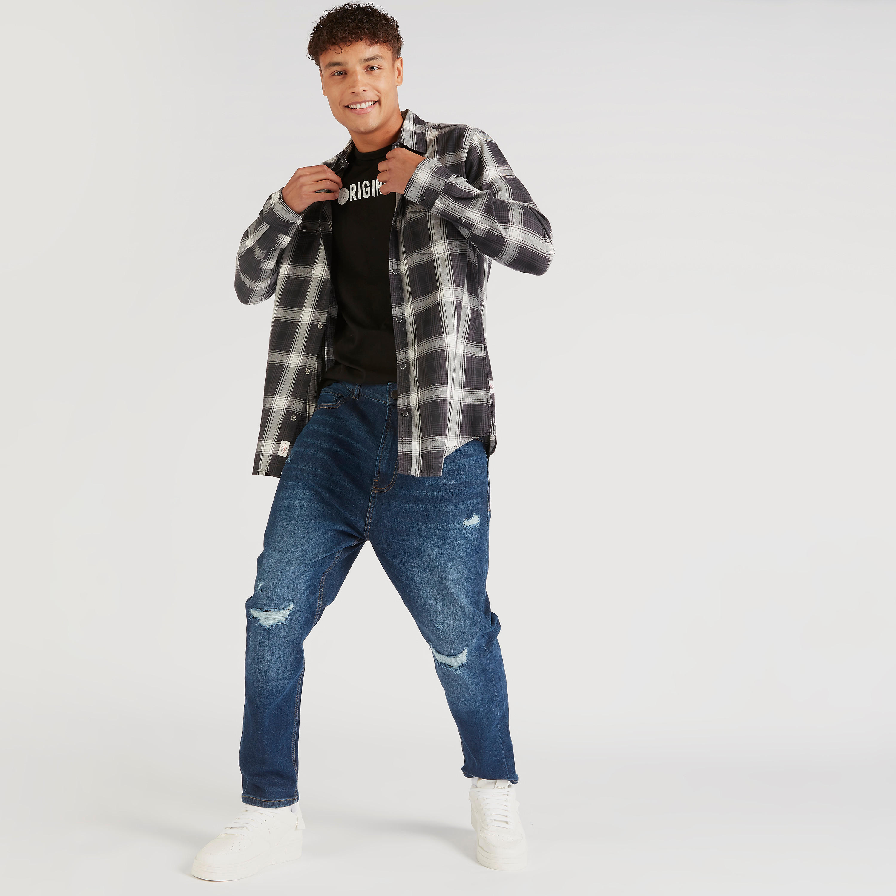 قميص بطبعات كاروهات وياقة عاديّة وأكمام طويلة من لي كوبر-men-clothing-shirts-image-4