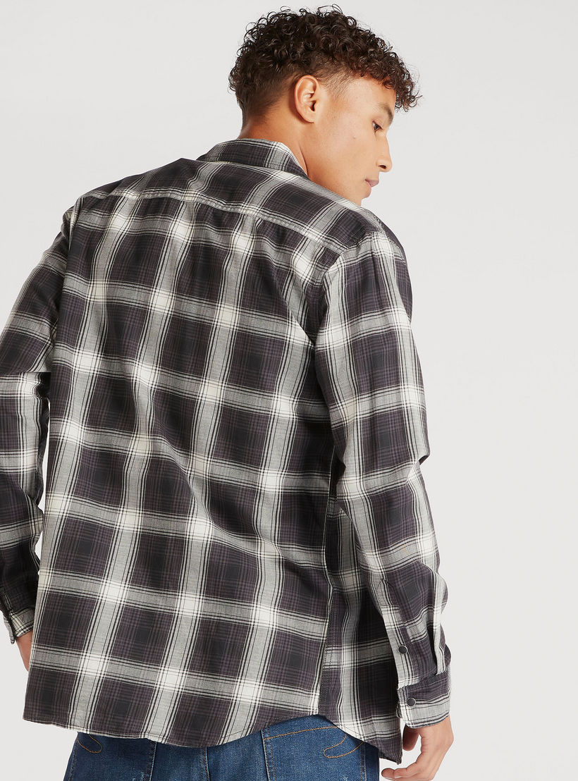 قميص بطبعات كاروهات وياقة عاديّة وأكمام طويلة من لي كوبر-men-clothing-shirts-image-2
