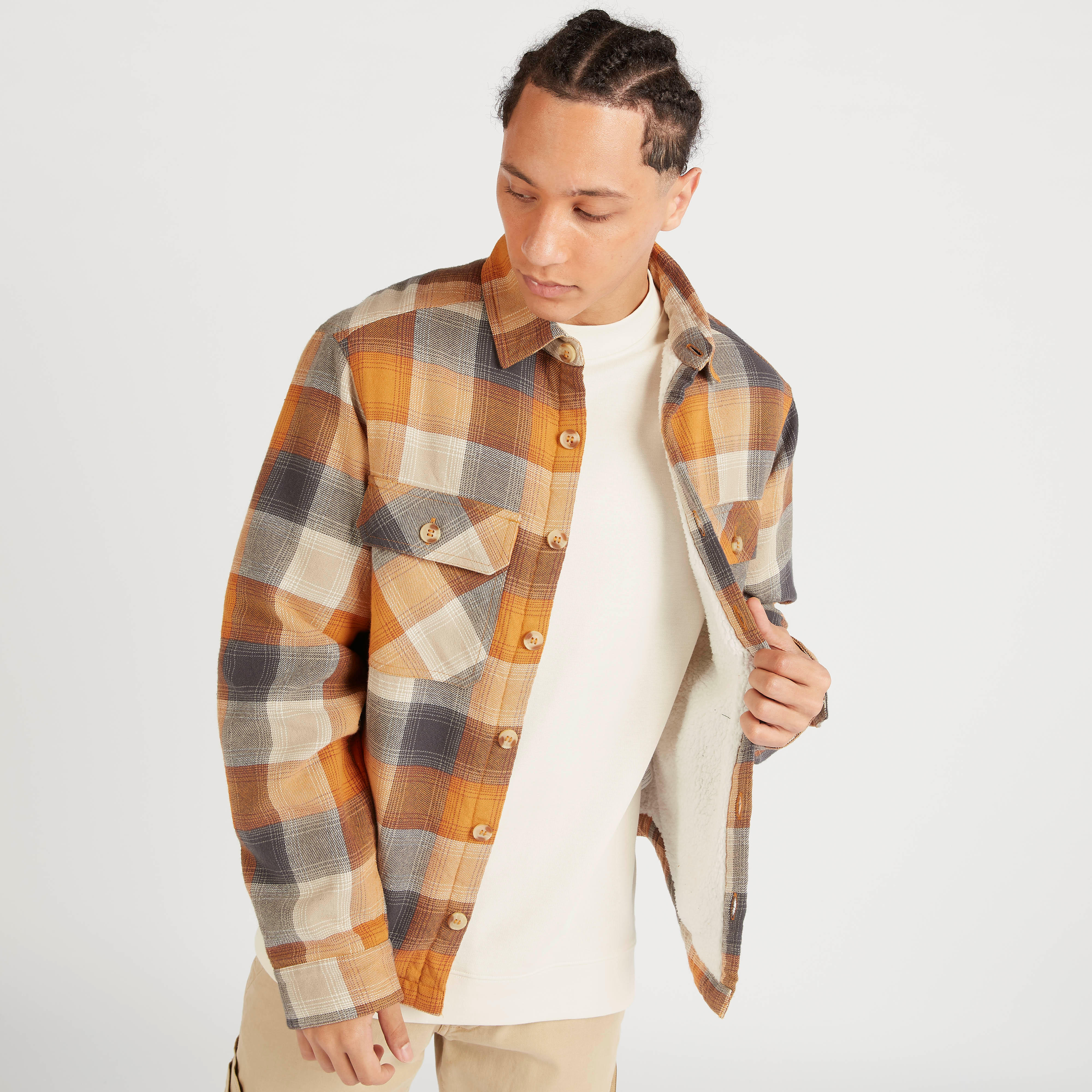 جاكيت كاروهات بأكمام طويلة وجيب على الصدر من لي كوبر-men-clothing-jacketsandblazers-jackets-image-1