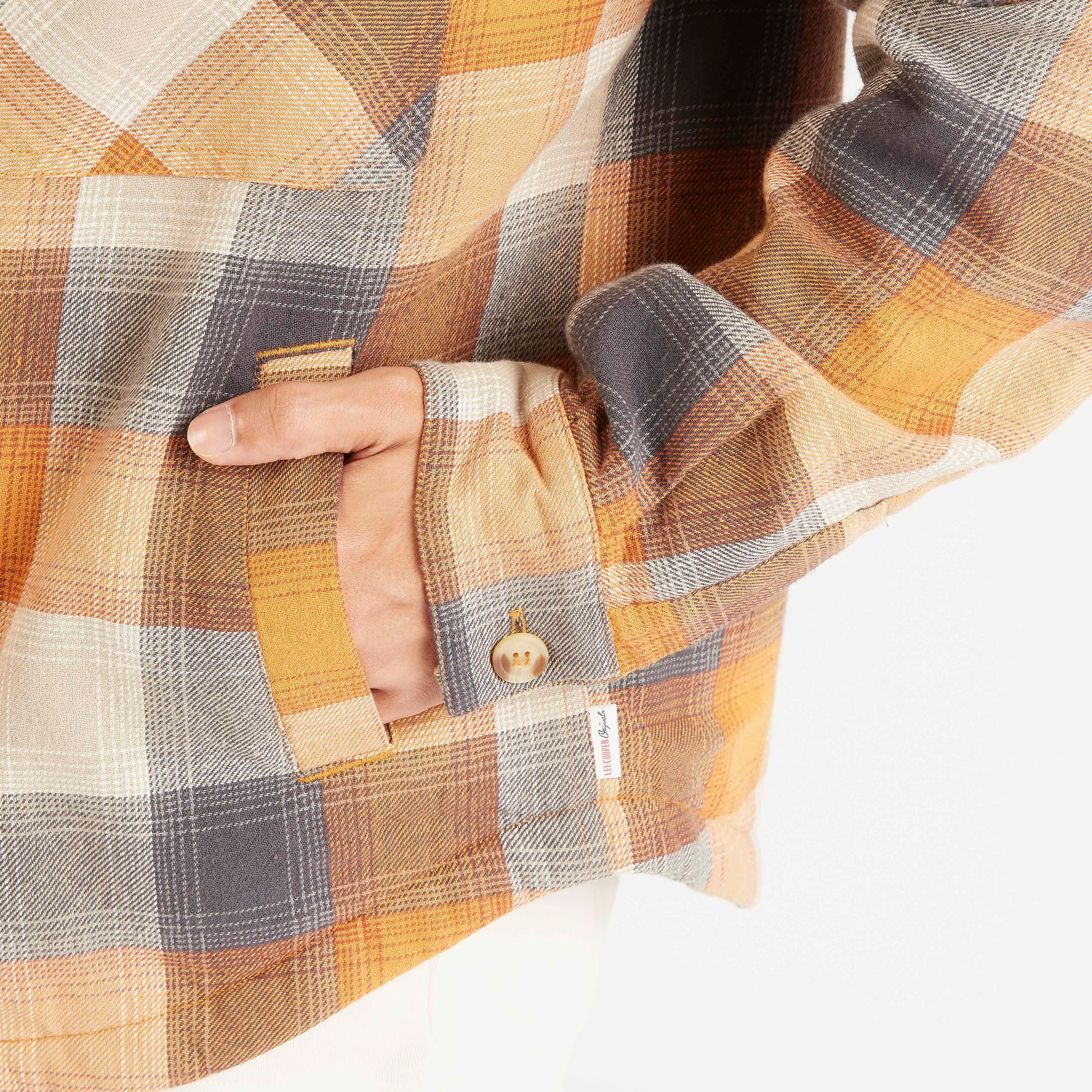 جاكيت كاروهات بأكمام طويلة وجيب على الصدر من لي كوبر-men-clothing-jacketsandblazers-jackets-image-7