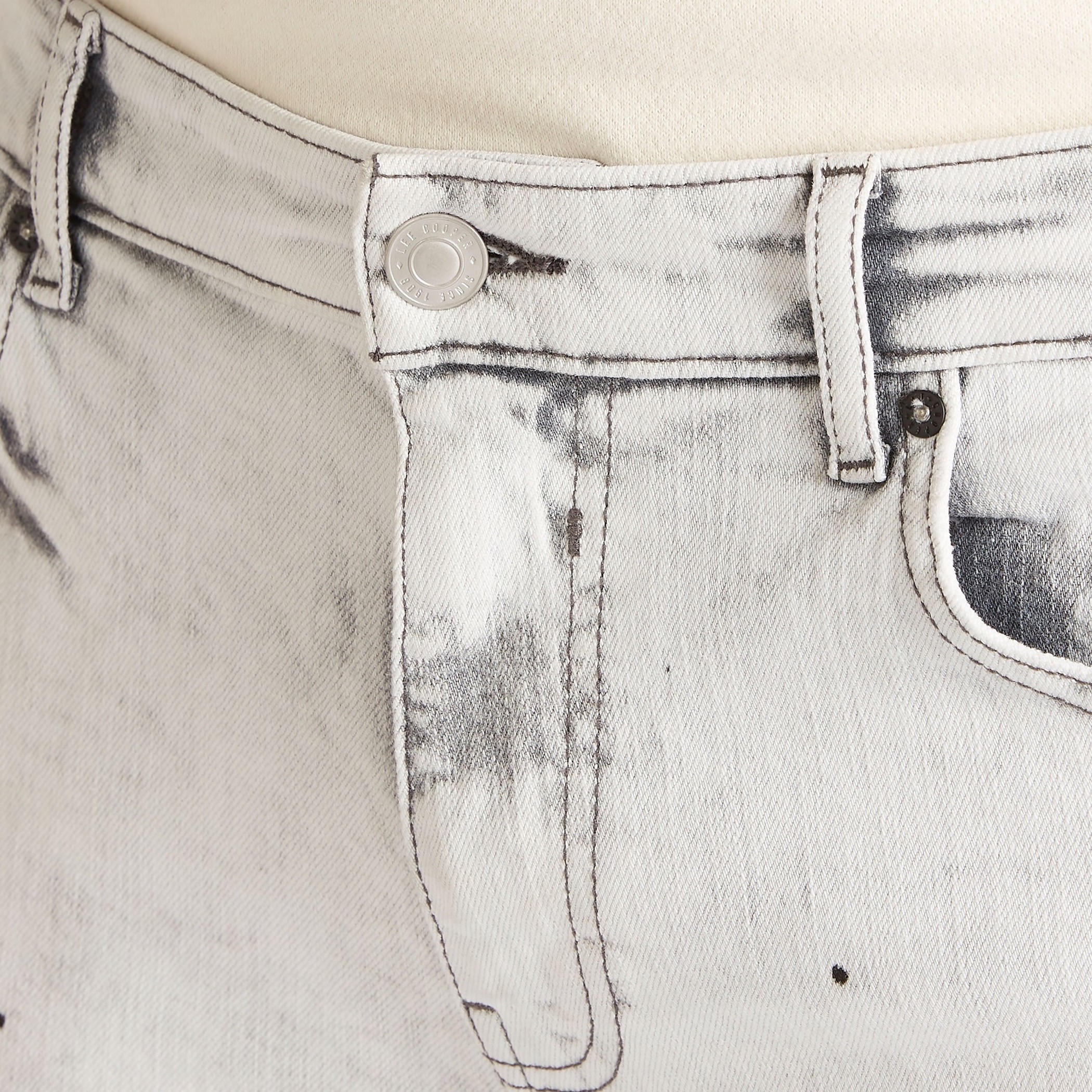 بنطلون جينز دينم مشطوف بزر للإغلاق من لي كوبر-men-clothing-bottoms-jeans-image-2