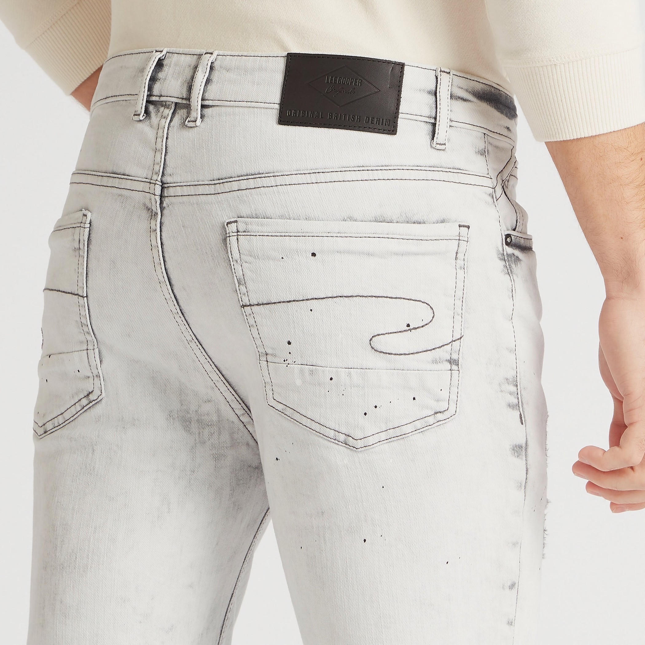 بنطلون جينز دينم مشطوف بزر للإغلاق من لي كوبر-men-clothing-bottoms-jeans-image-1