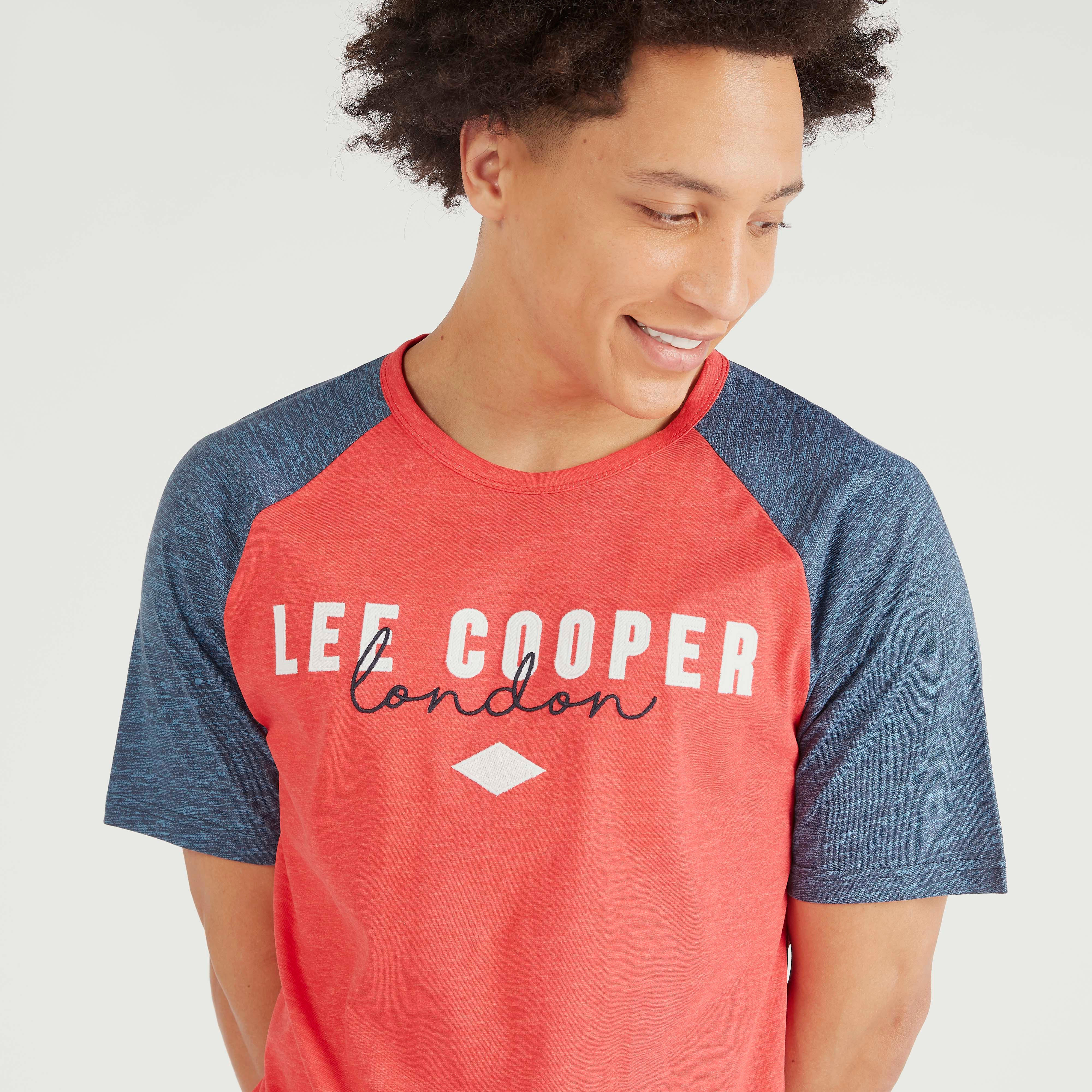 تيشيرت بطبعات وياقة ضيّقة وأكمام قصيرة من لي كوبر-men-clothing-tshirtsandpolos-tshirts-image-3