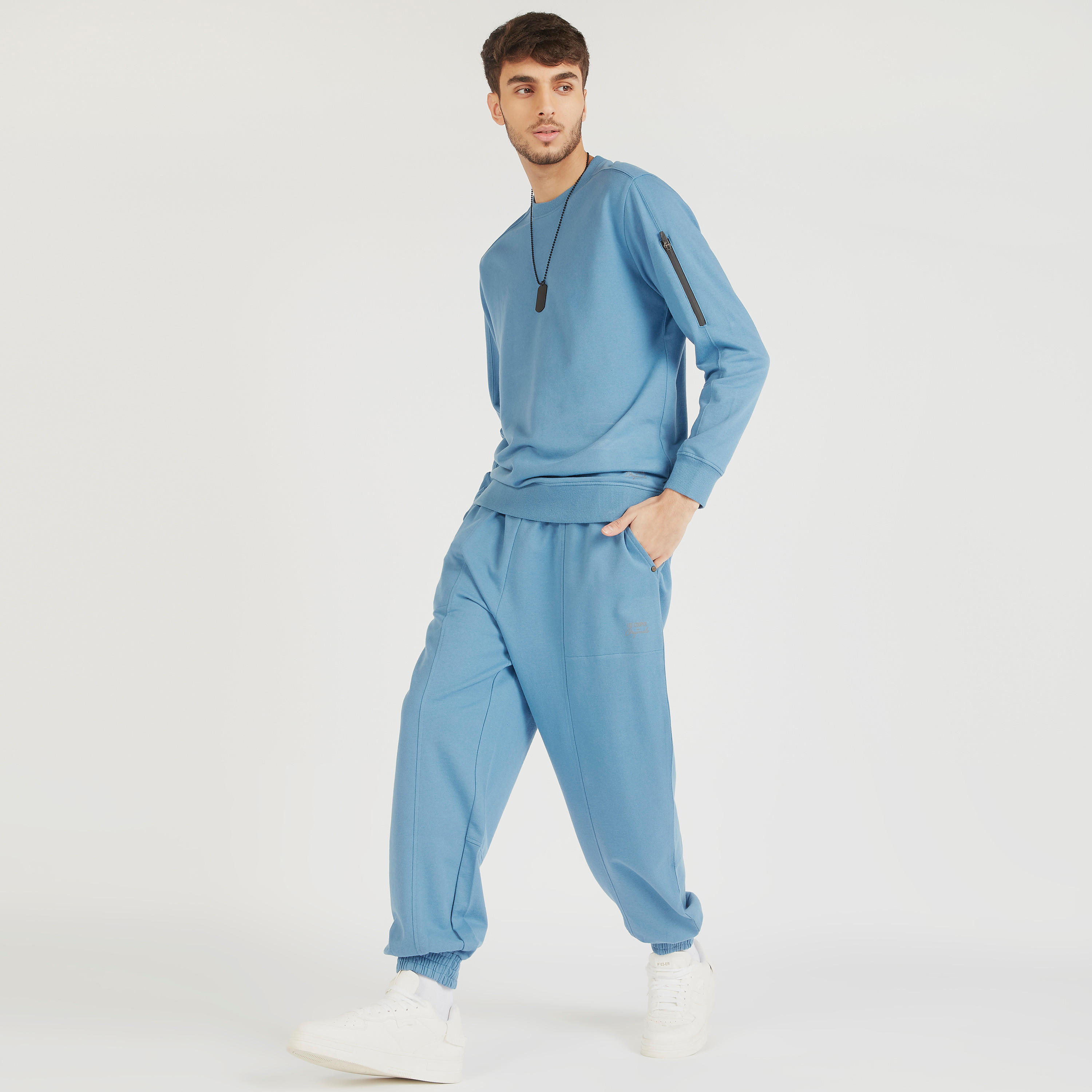 بنطلون رياضي برباط وجيوب من لي كوبر-men-clothing-bottoms-joggers-image-3