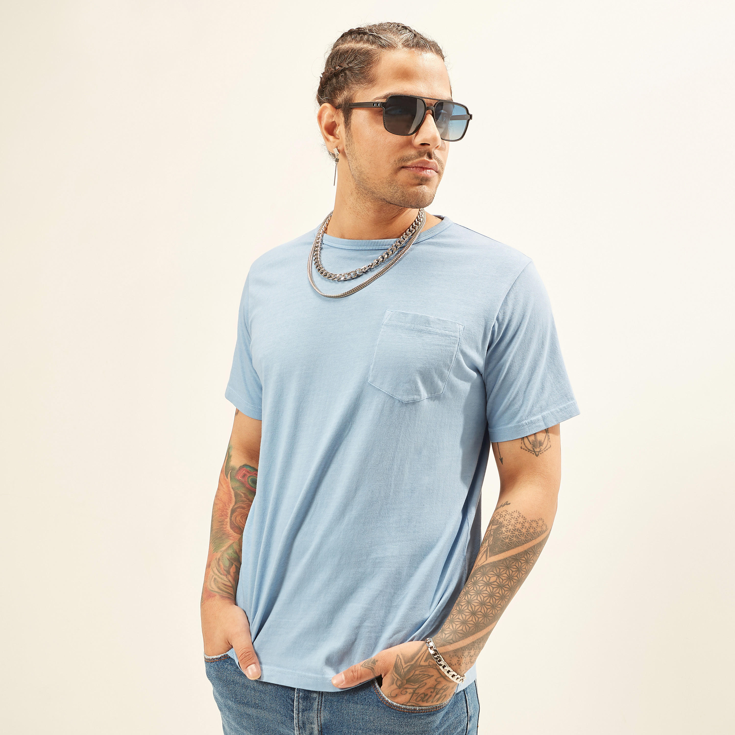 تيشيرت سادة بأكمام قصيرة وياقة ضيقة وجيب من لي كوبر-men-clothing-tshirtsandpolos-tshirts-image-2