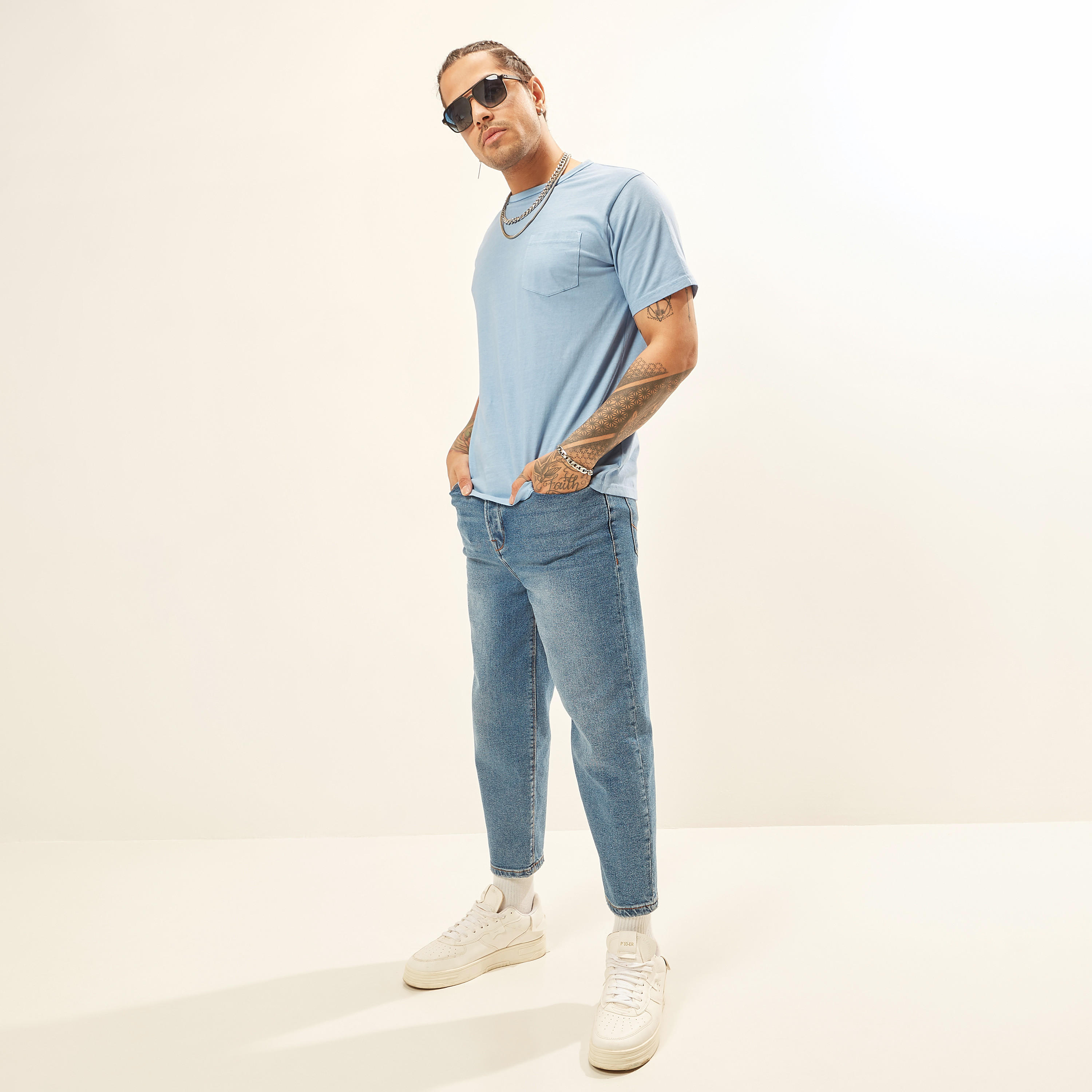 تيشيرت سادة بأكمام قصيرة وياقة ضيقة وجيب من لي كوبر-men-clothing-tshirtsandpolos-tshirts-image-3
