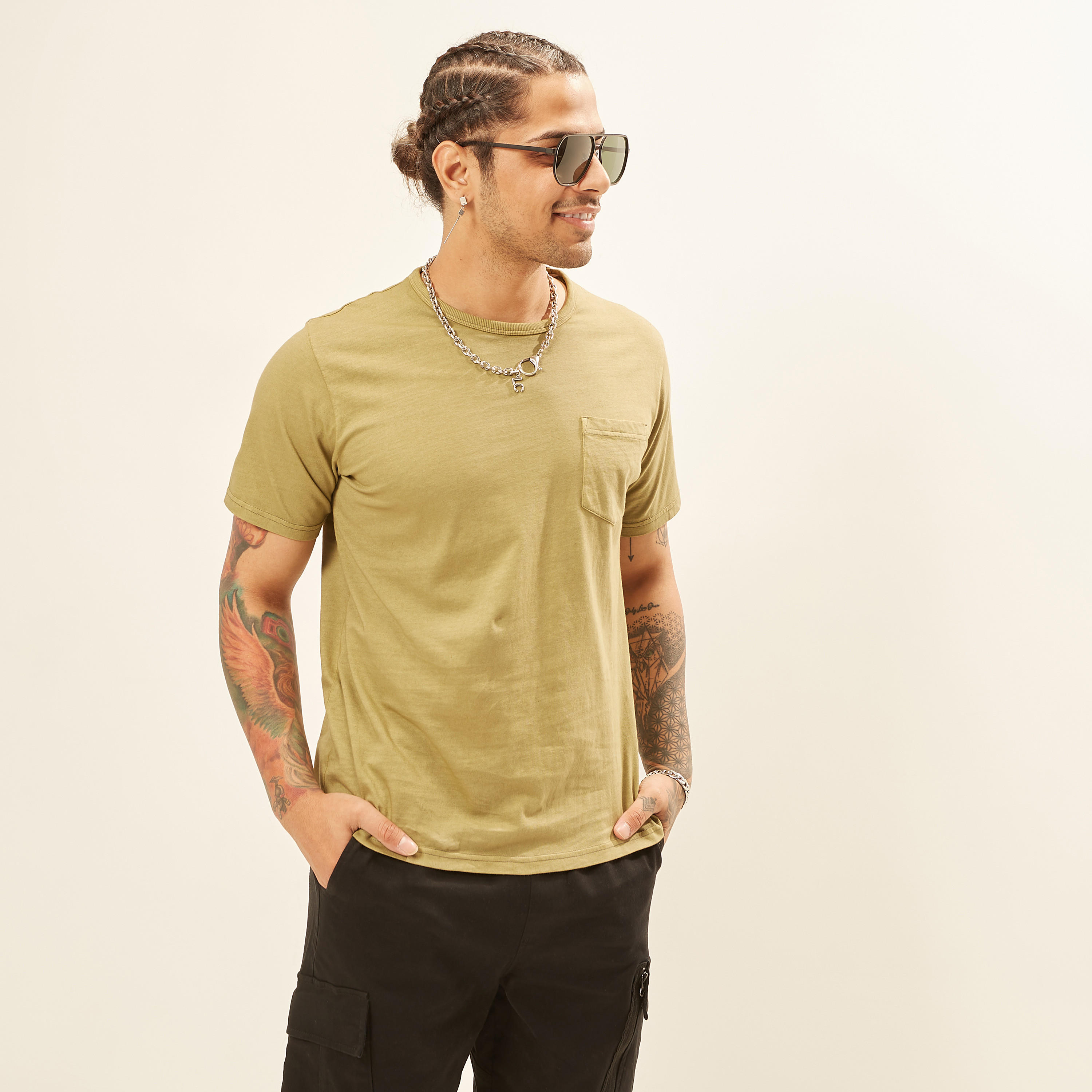 تيشيرت سادة بأكمام قصيرة وياقة ضيقة وجيب من لي كوبر-men-clothing-tshirtsandpolos-tshirts-image-11