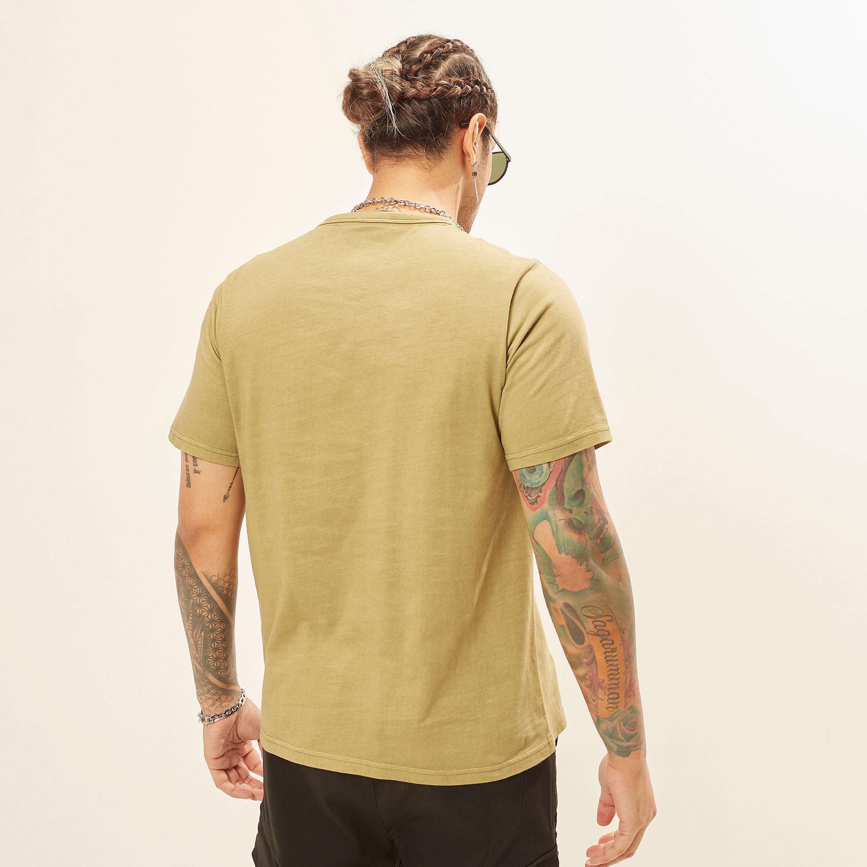 تيشيرت سادة بأكمام قصيرة وياقة ضيقة وجيب من لي كوبر-men-clothing-tshirtsandpolos-tshirts-image-13