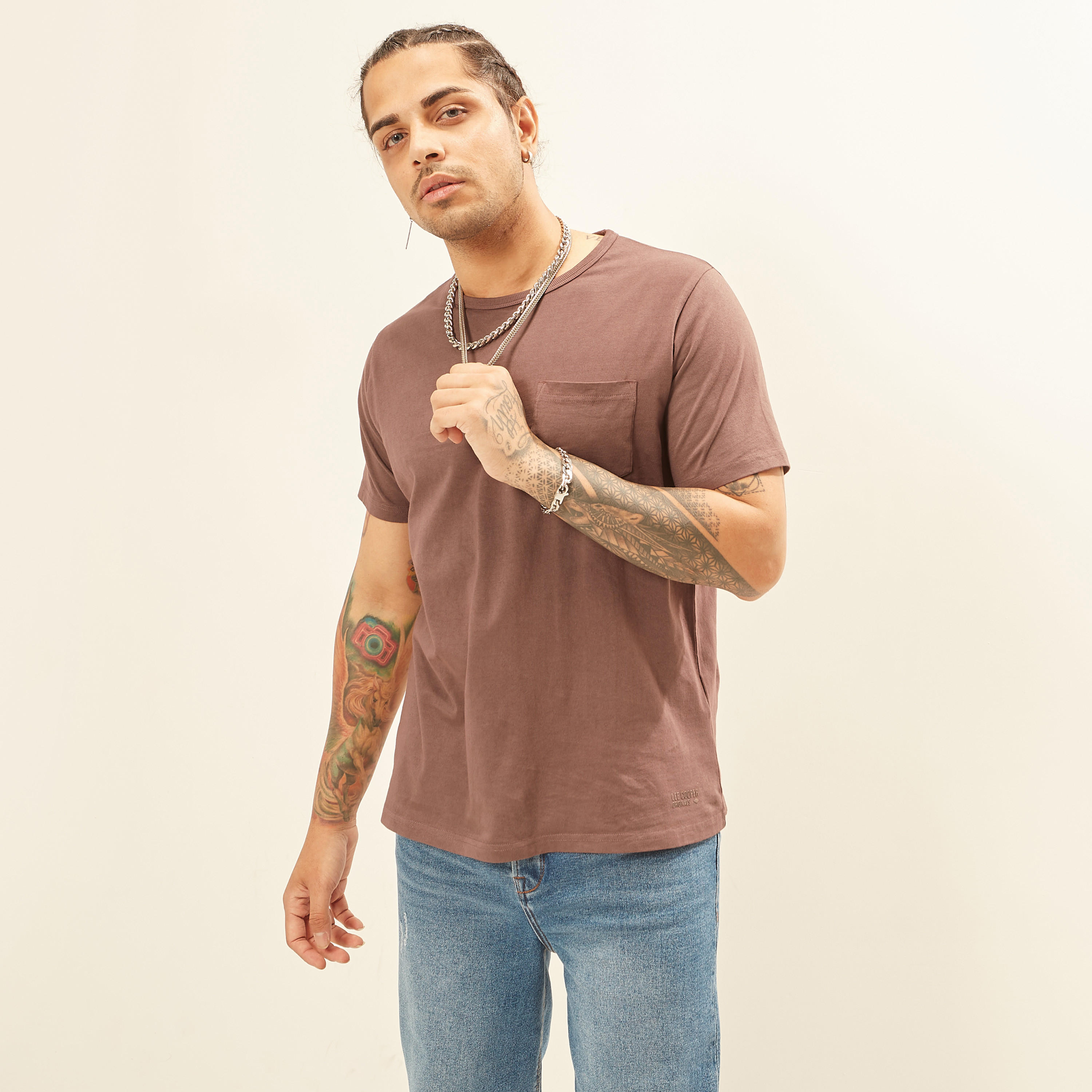 تيشيرت سادة بأكمام قصيرة وياقة ضيقة وجيب من لي كوبر-men-clothing-tshirtsandpolos-tshirts-image-6