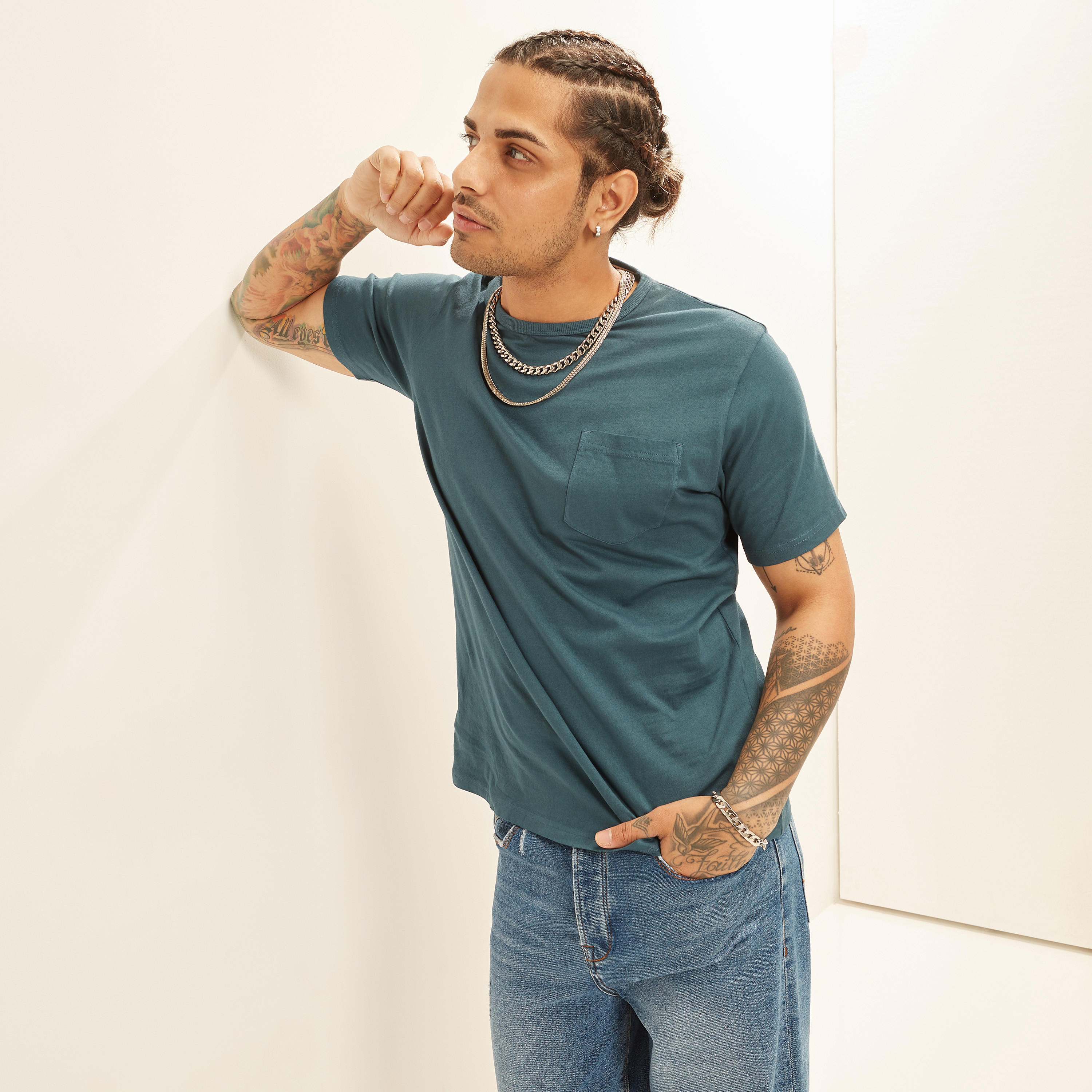 تيشيرت سادة بأكمام قصيرة وياقة ضيقة وجيب من لي كوبر-men-clothing-tshirtsandpolos-tshirts-image-15