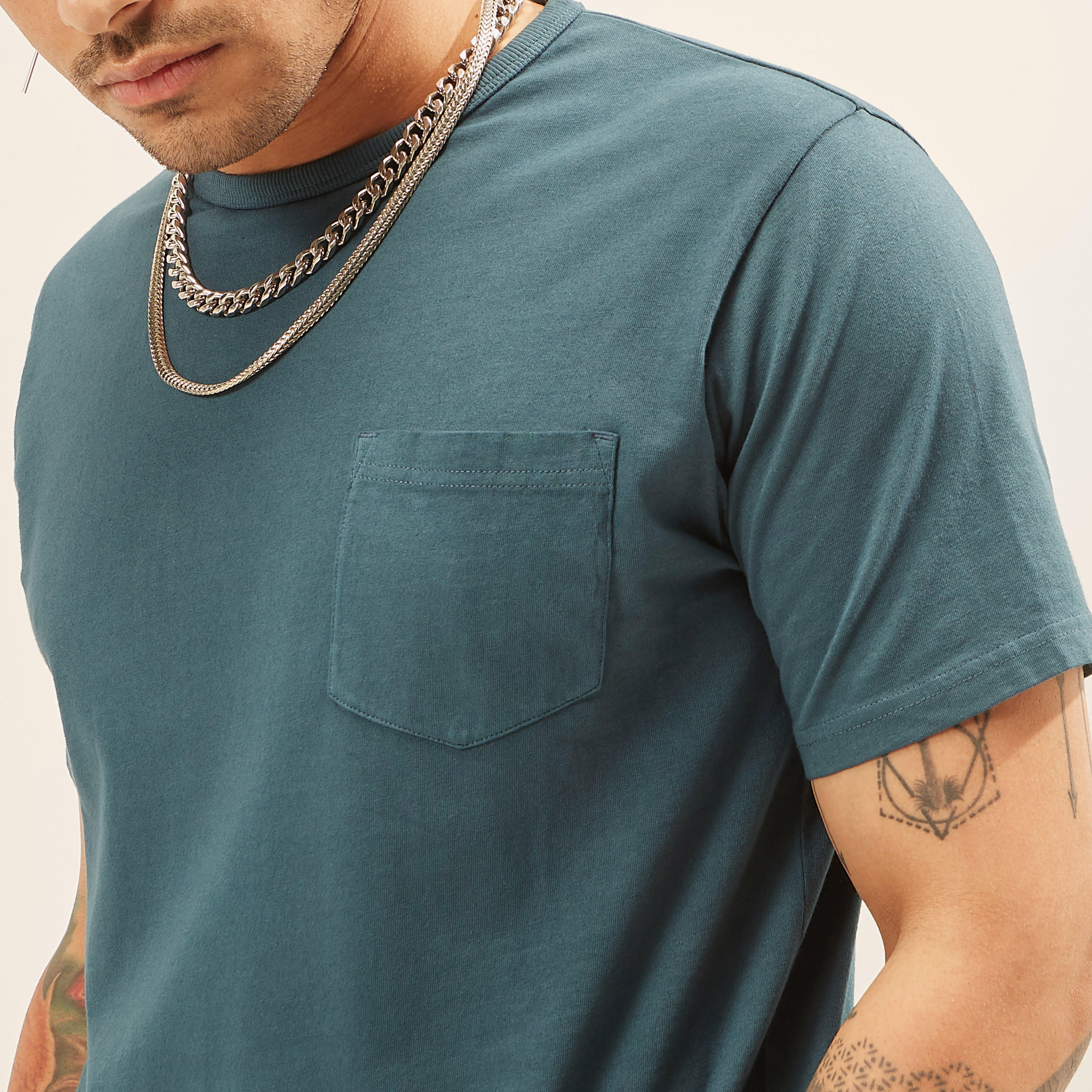 تيشيرت سادة بأكمام قصيرة وياقة ضيقة وجيب من لي كوبر-men-clothing-tshirtsandpolos-tshirts-image-19