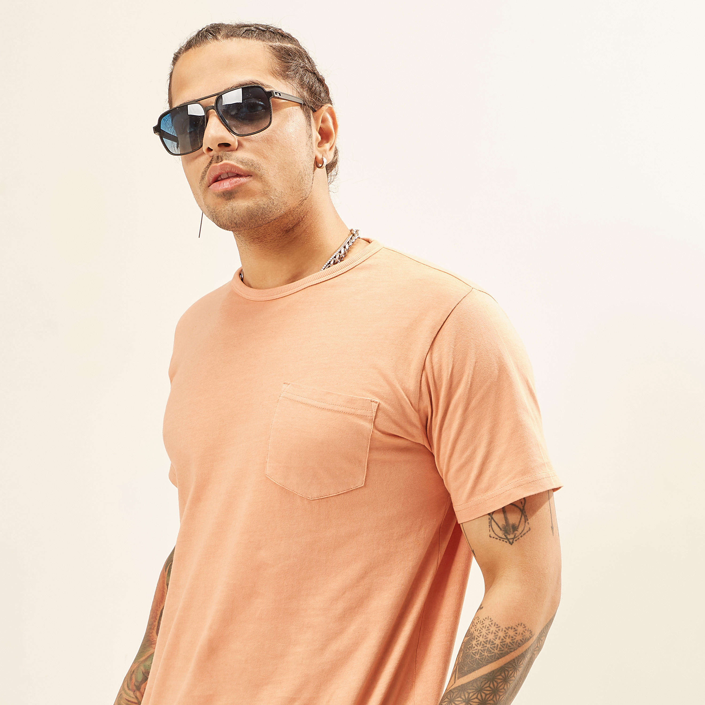 تيشيرت سادة بأكمام قصيرة وياقة ضيقة وجيب من لي كوبر-men-clothing-tshirtsandpolos-tshirts-image-22