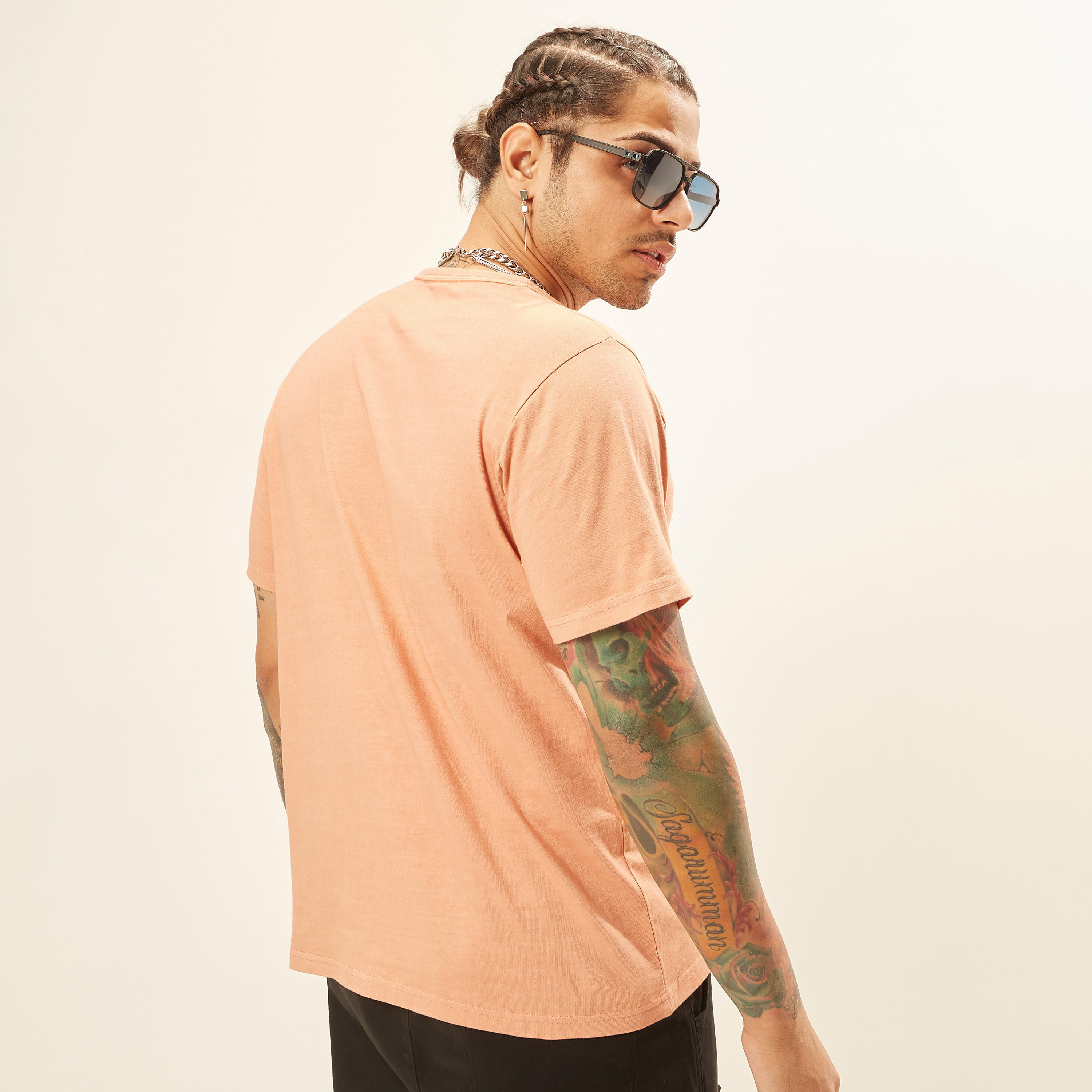 تيشيرت سادة بأكمام قصيرة وياقة ضيقة وجيب من لي كوبر-men-clothing-tshirtsandpolos-tshirts-image-23