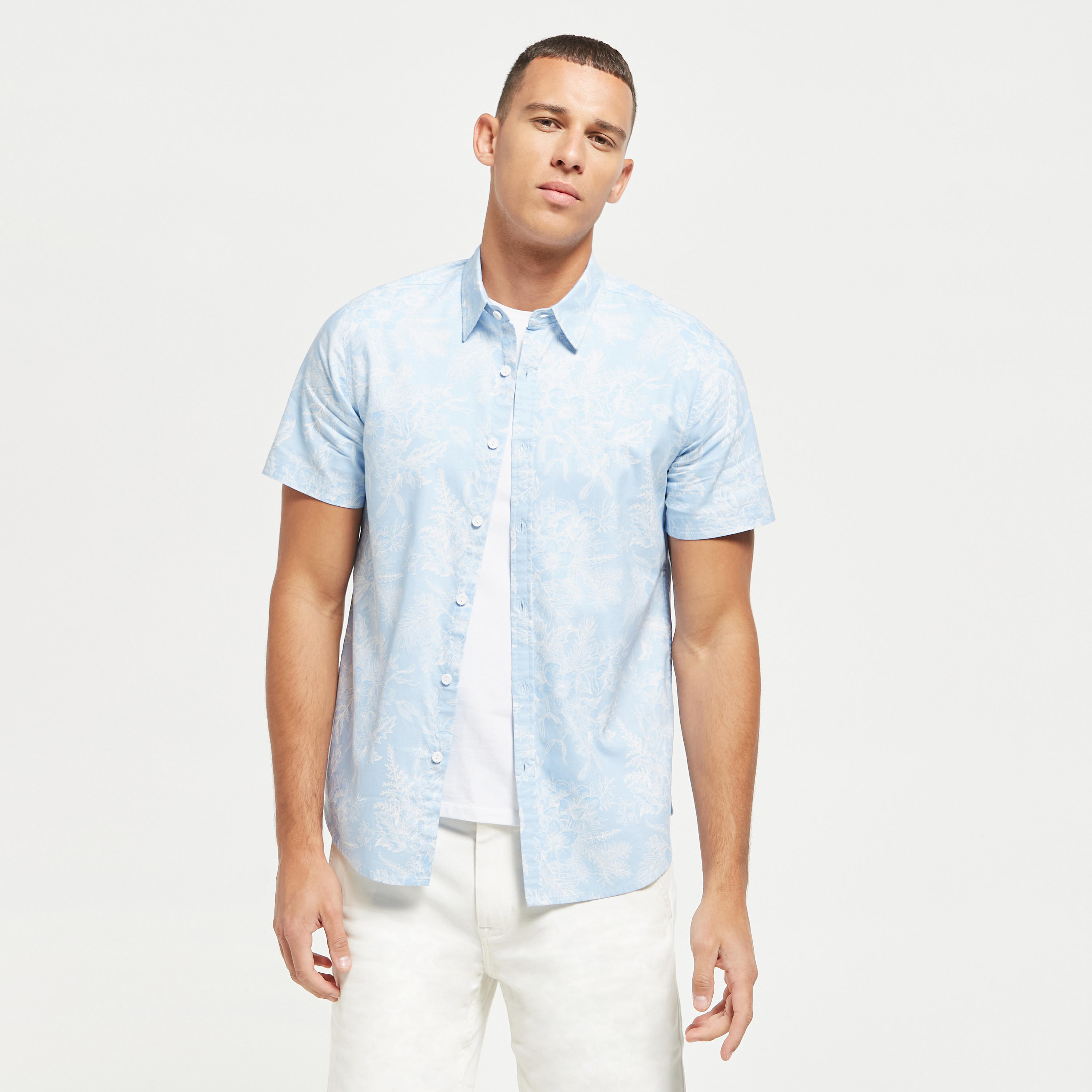 قميص أكسفورد بأكمام قصيرة وطبعة زهور من لي كوبر-men-clothing-shirts-image-1