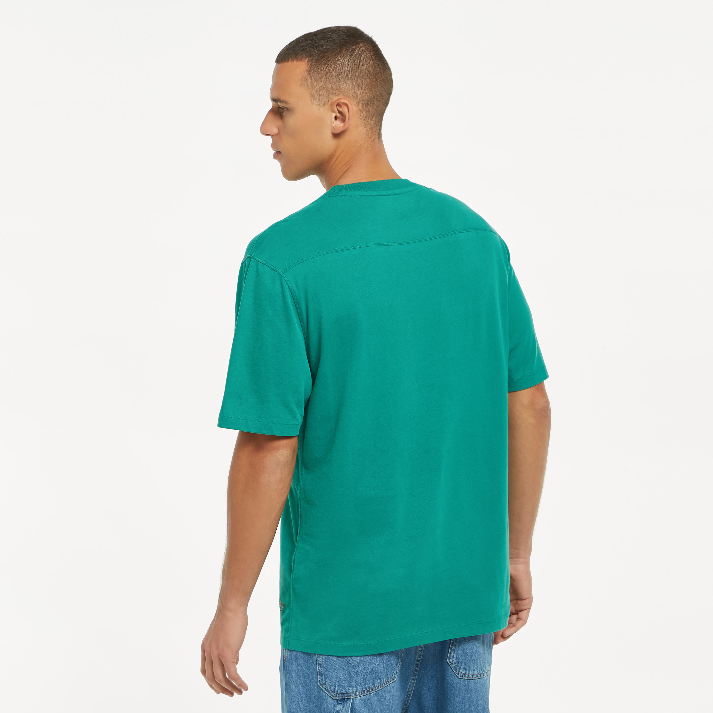 تيشيرت سادة بياقة ضيقة وجيب على الصدر من لي كوبر-men-clothing-tshirtsandpolos-tshirts-image-3
