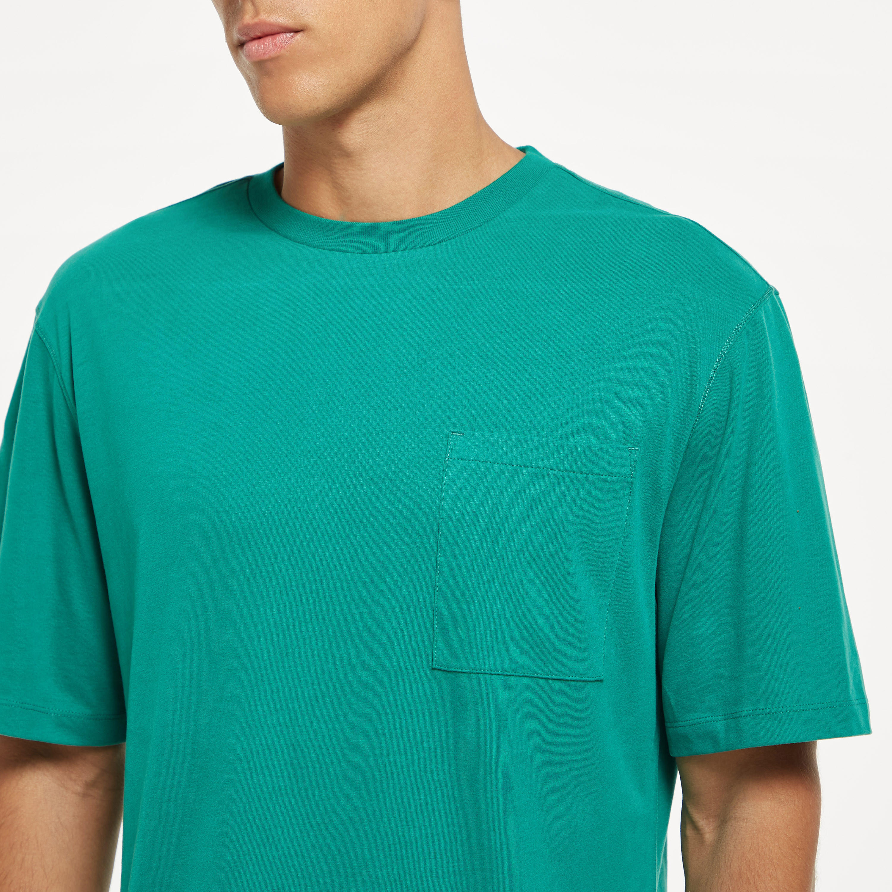 تيشيرت سادة بياقة ضيقة وجيب على الصدر من لي كوبر-men-clothing-tshirtsandpolos-tshirts-image-4