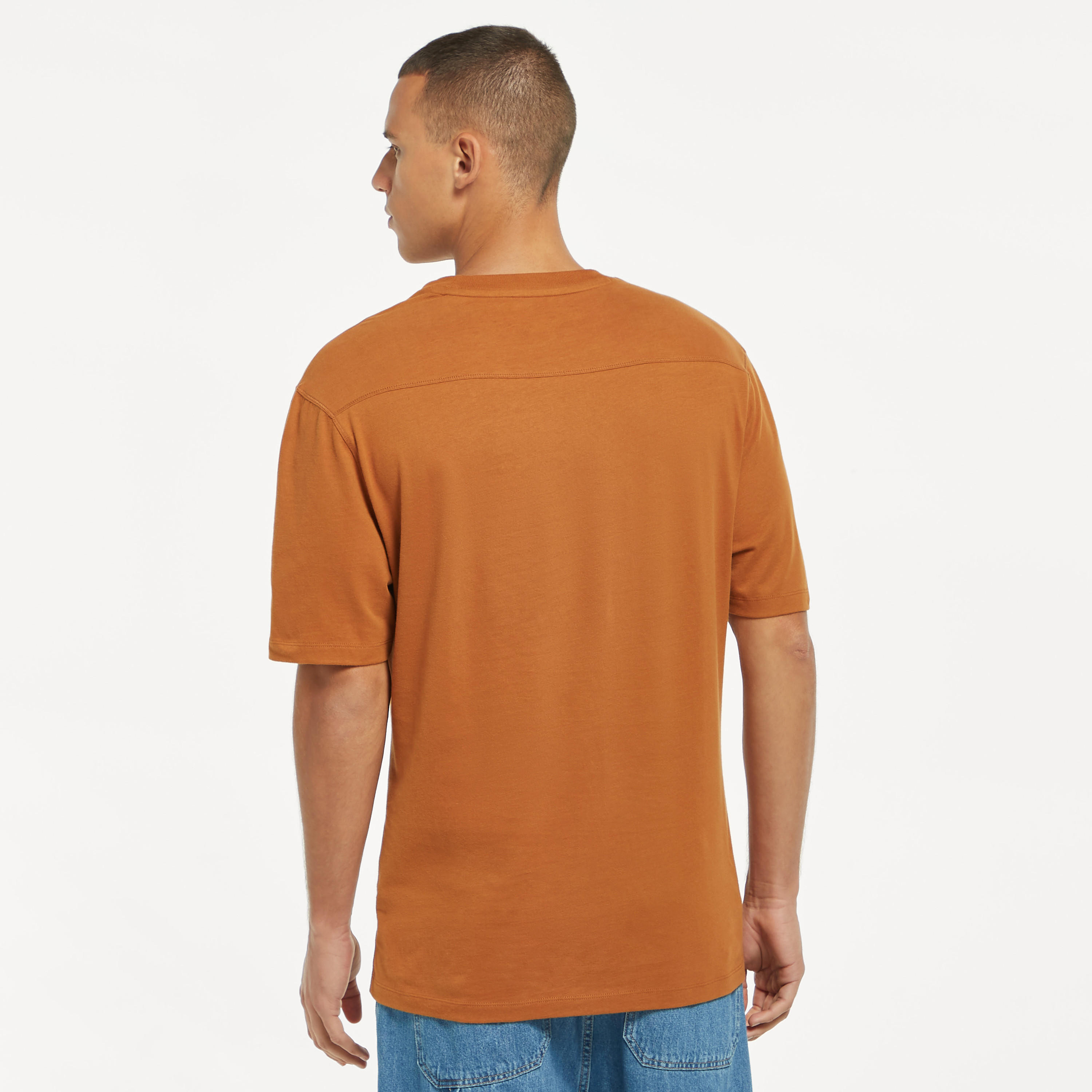 تيشيرت سادة بياقة ضيقة وجيب على الصدر من لي كوبر-men-clothing-tshirtsandpolos-tshirts-image-7