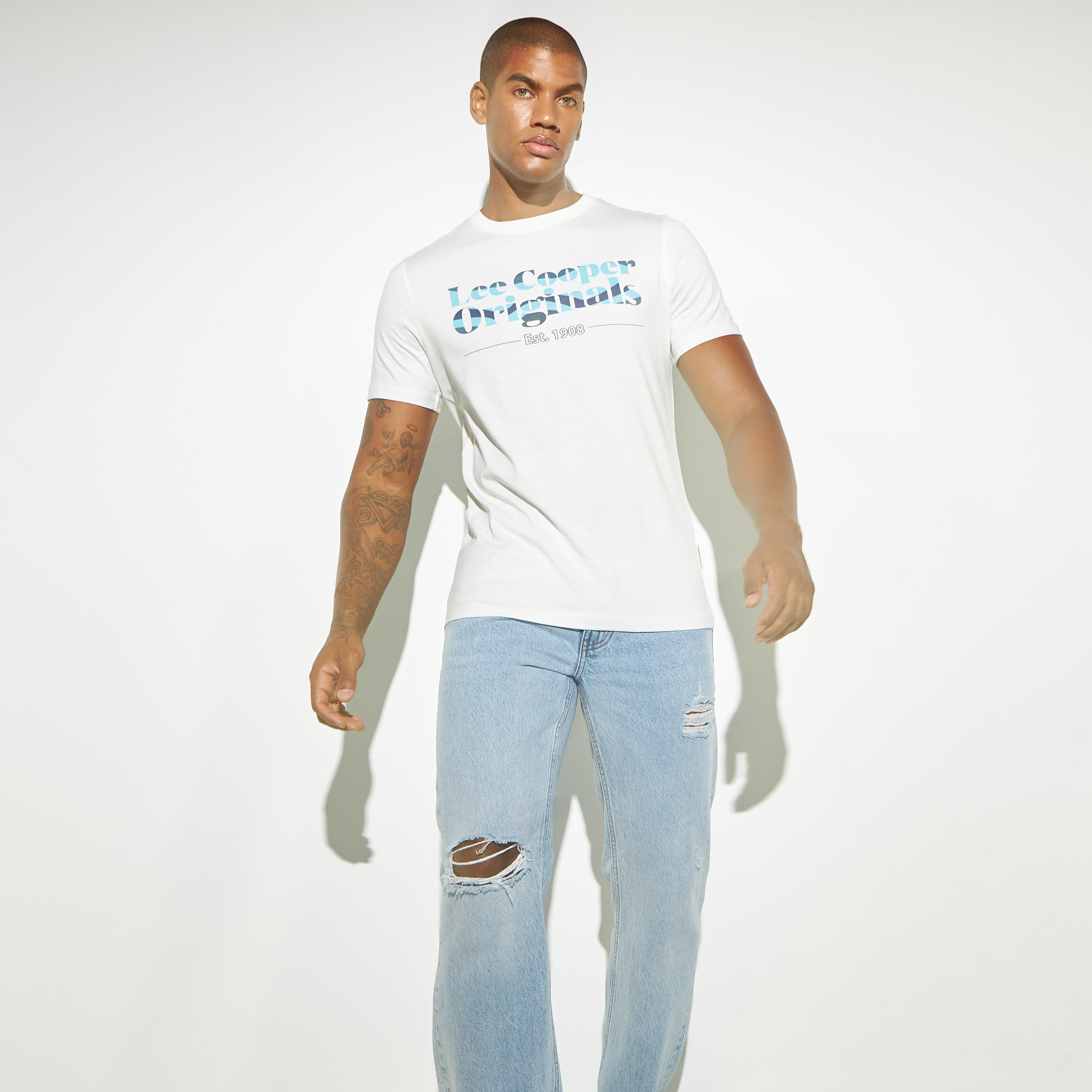 تيشيرت بياقة ضيّقة وأكمام قصيرة وطبعات شعار من لي كوبر-men-clothing-tshirtsandpolos-tshirts-image-5