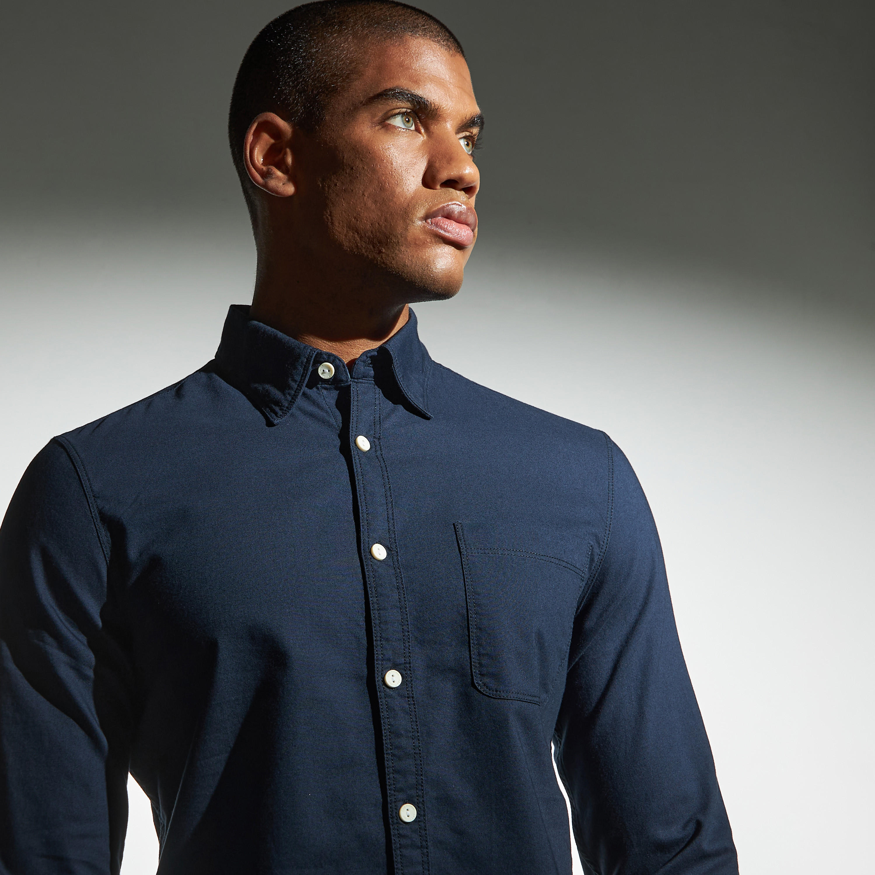 قميص أكسفورد سادة بأكمام طويلة وجيب من لي كوبر-men-clothing-shirts-image-4