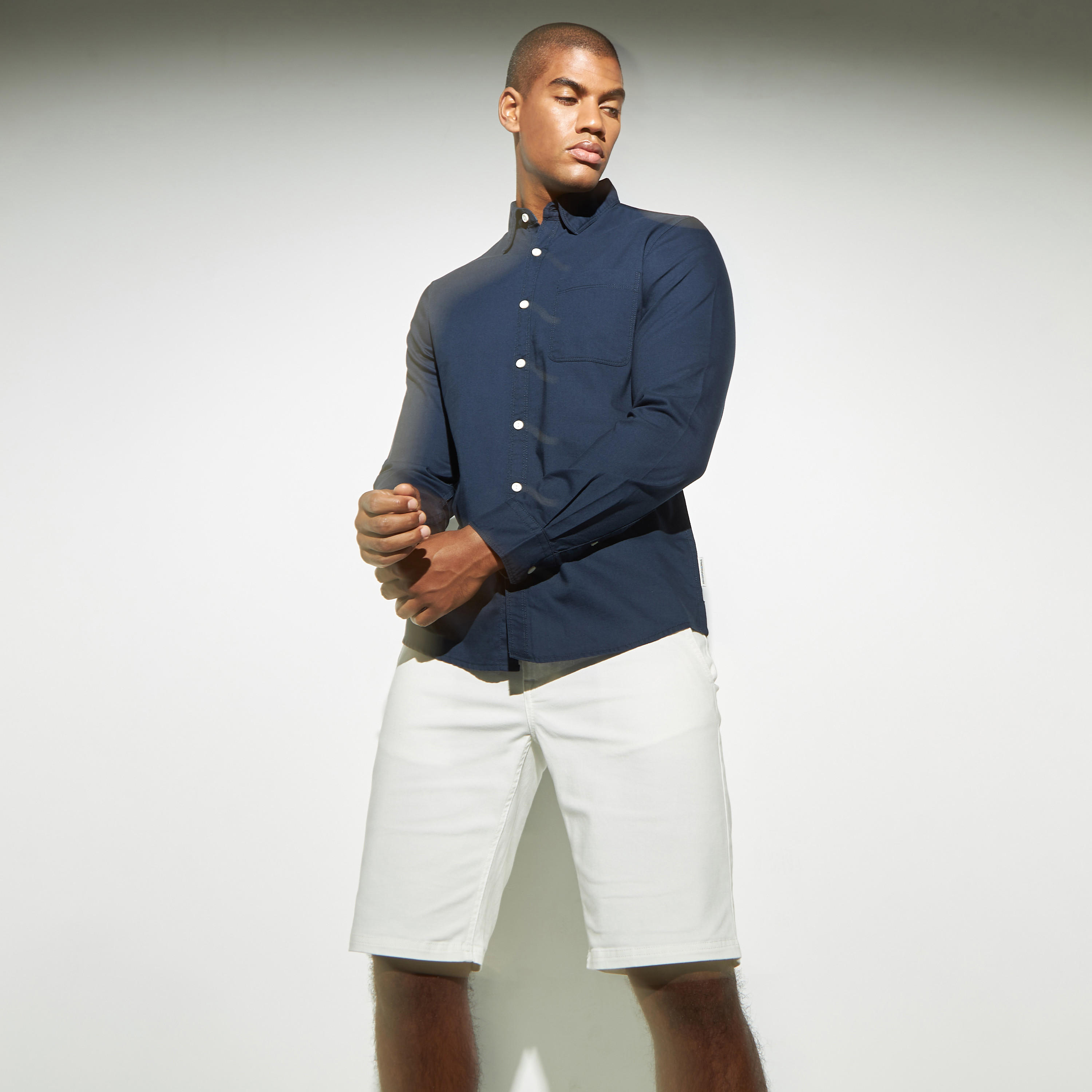 قميص أكسفورد سادة بأكمام طويلة وجيب من لي كوبر-men-clothing-shirts-image-5