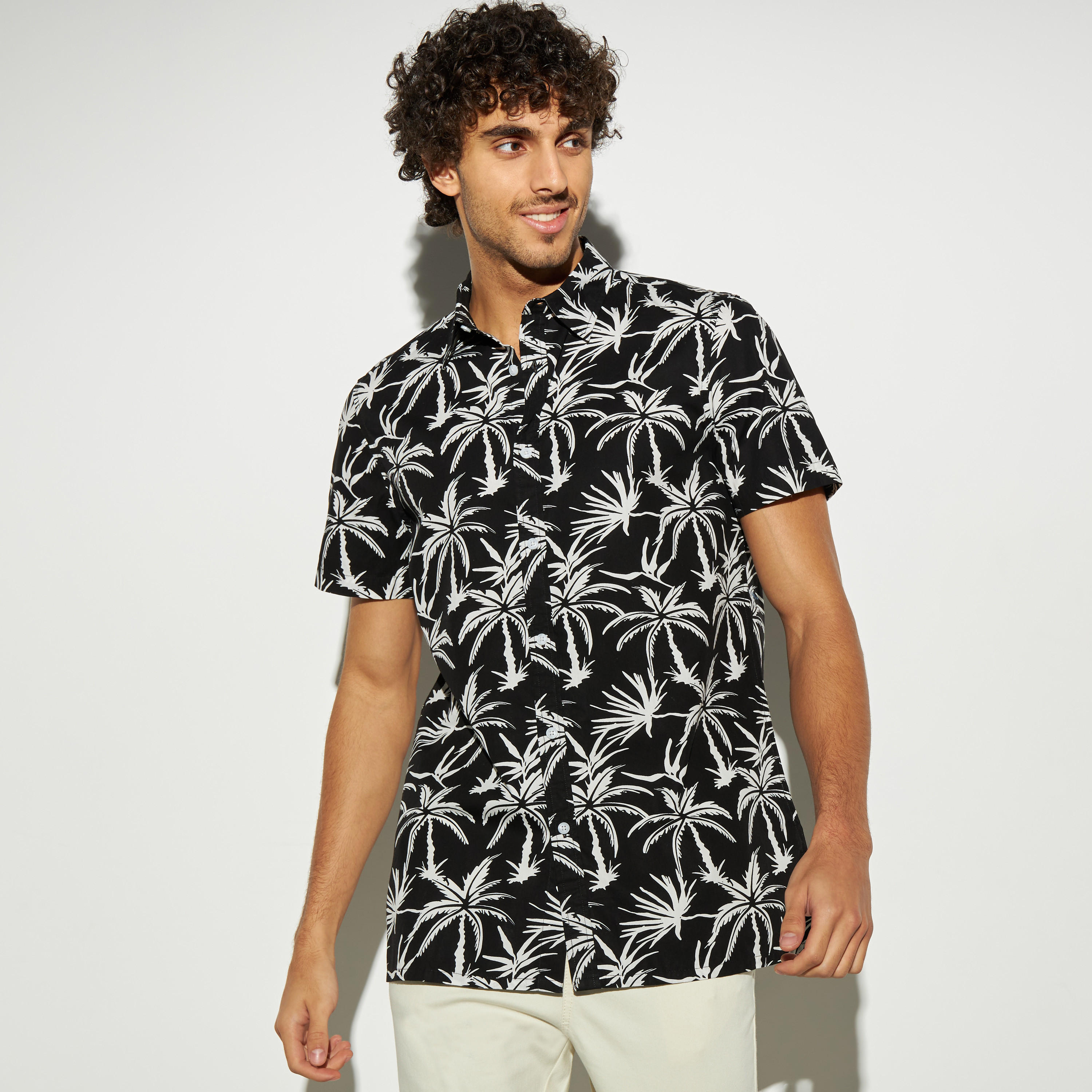 قميص بأكمام قصيرة وطَبعات من لي كوبر-men-clothing-shirts-image-1