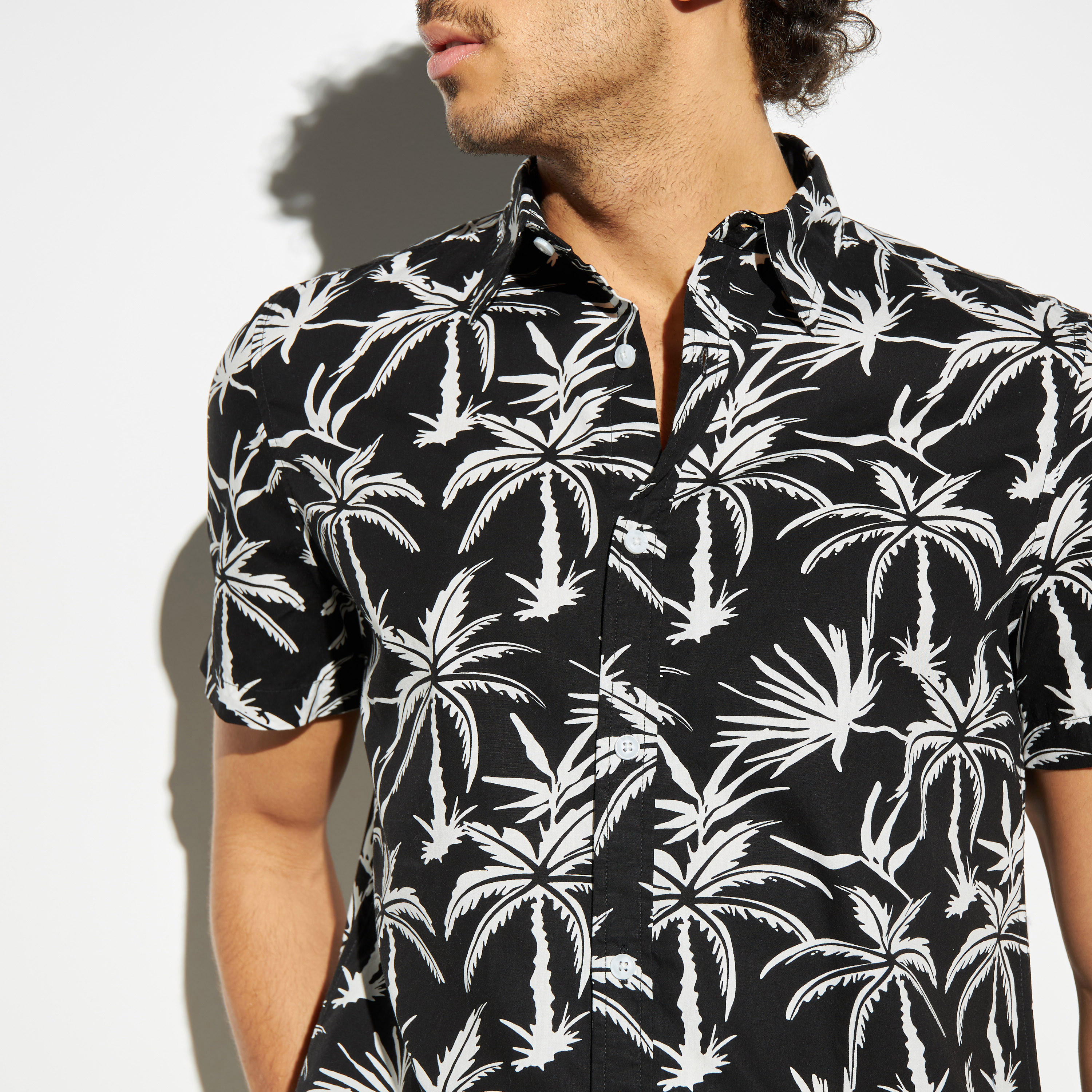 قميص بأكمام قصيرة وطَبعات من لي كوبر-men-clothing-shirts-image-3