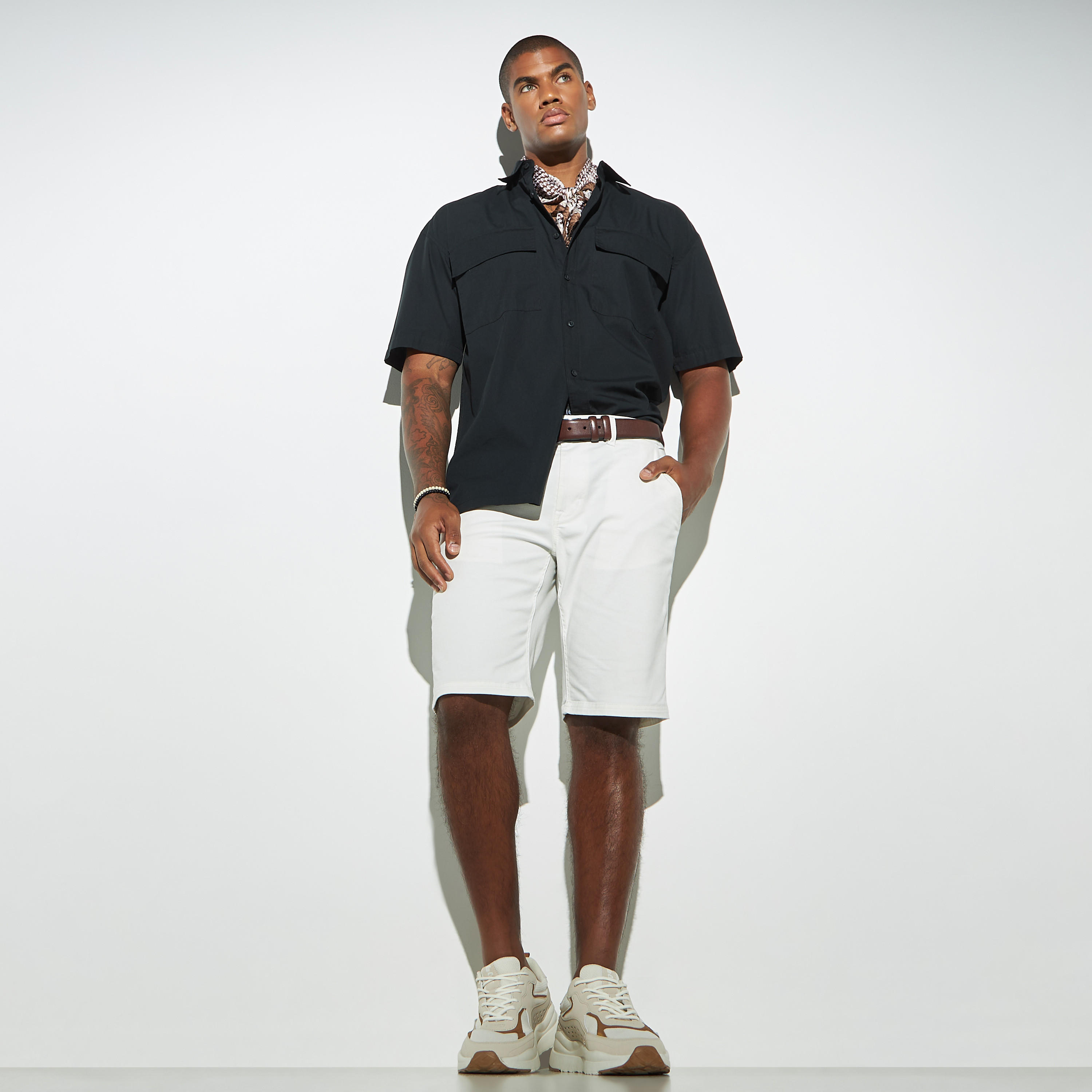 قميص بأكمام قصيرة وجيوب من لي كوبر-men-clothing-shirts-image-4