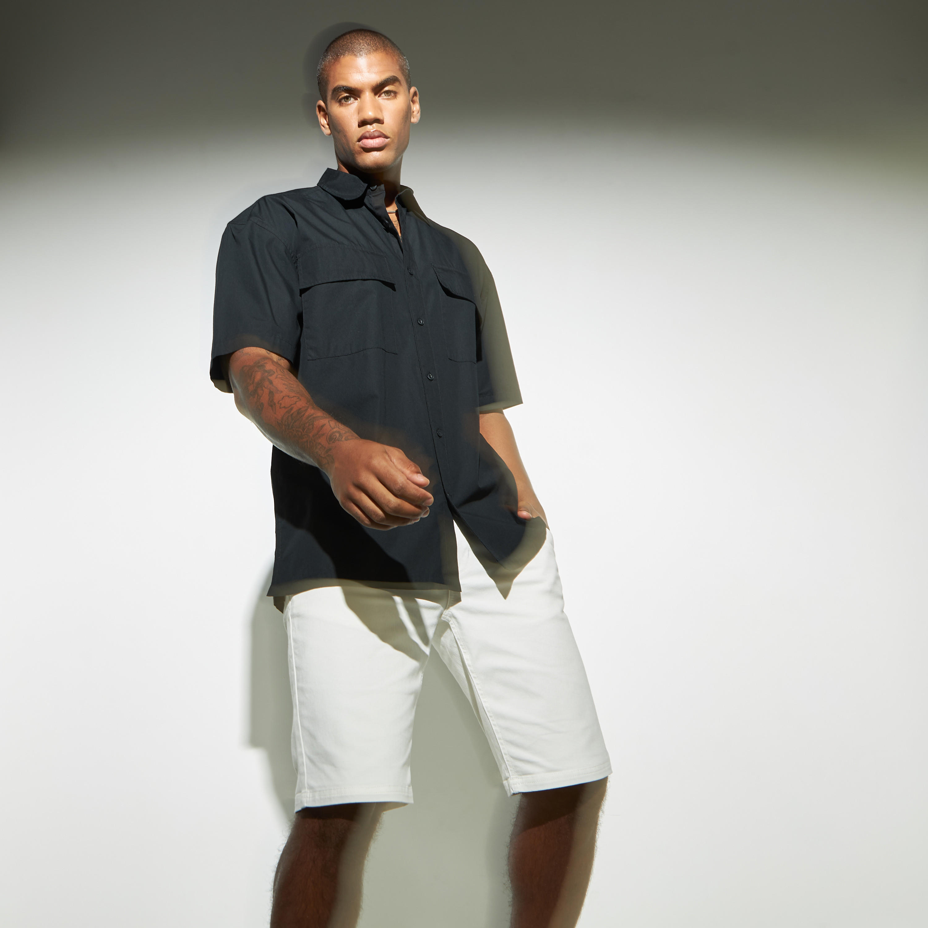 قميص بأكمام قصيرة وجيوب من لي كوبر-men-clothing-shirts-image-5