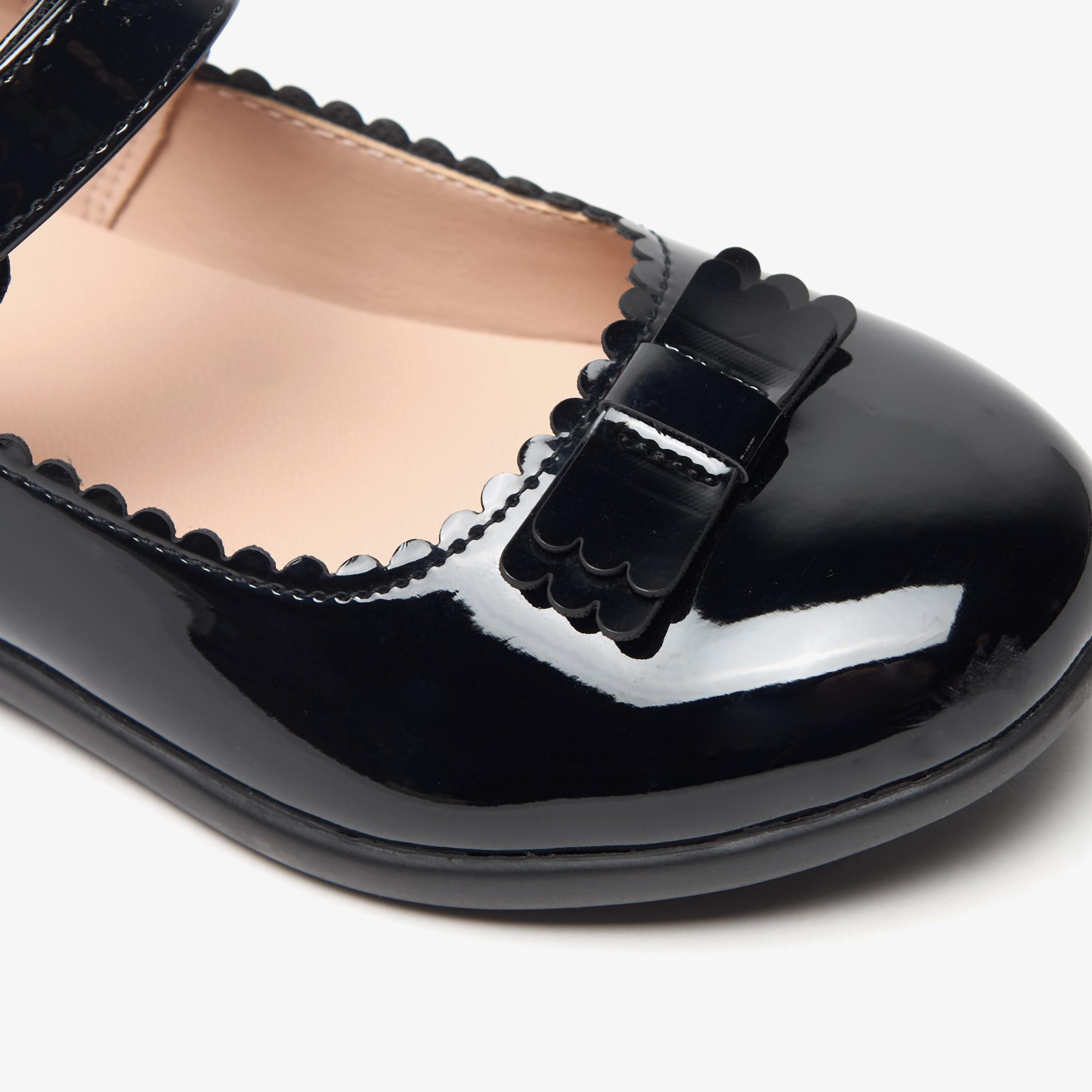حذاء ماري جين مدرسي بشريط إغلاق وزخارف فيونكة من فلورا بيلا-girls-shoes-schoolshoes-image-5