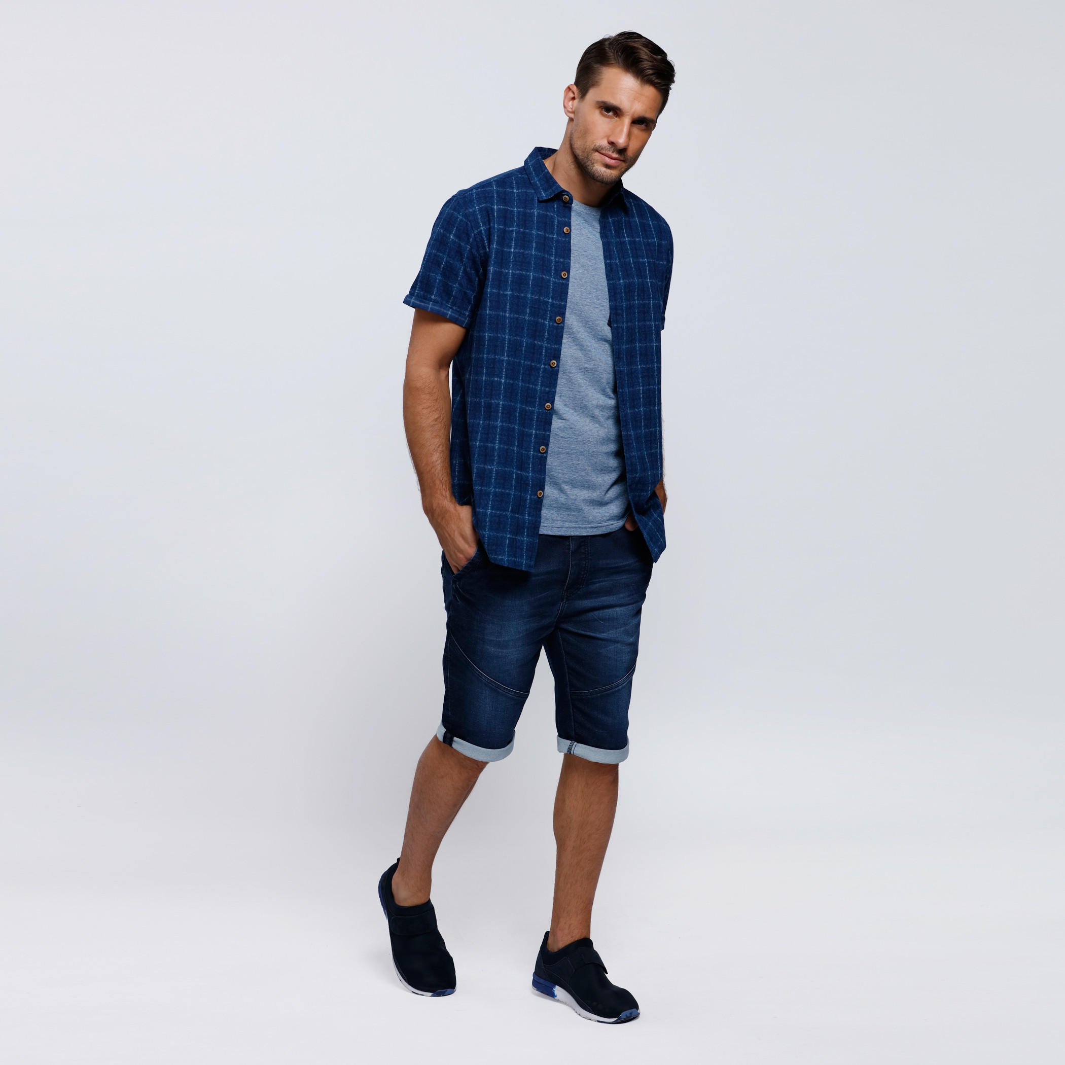 Short Sleeves T-Shirt with Round Neckline-men-clothing-tshirtsandpolos-tshirts-image-5