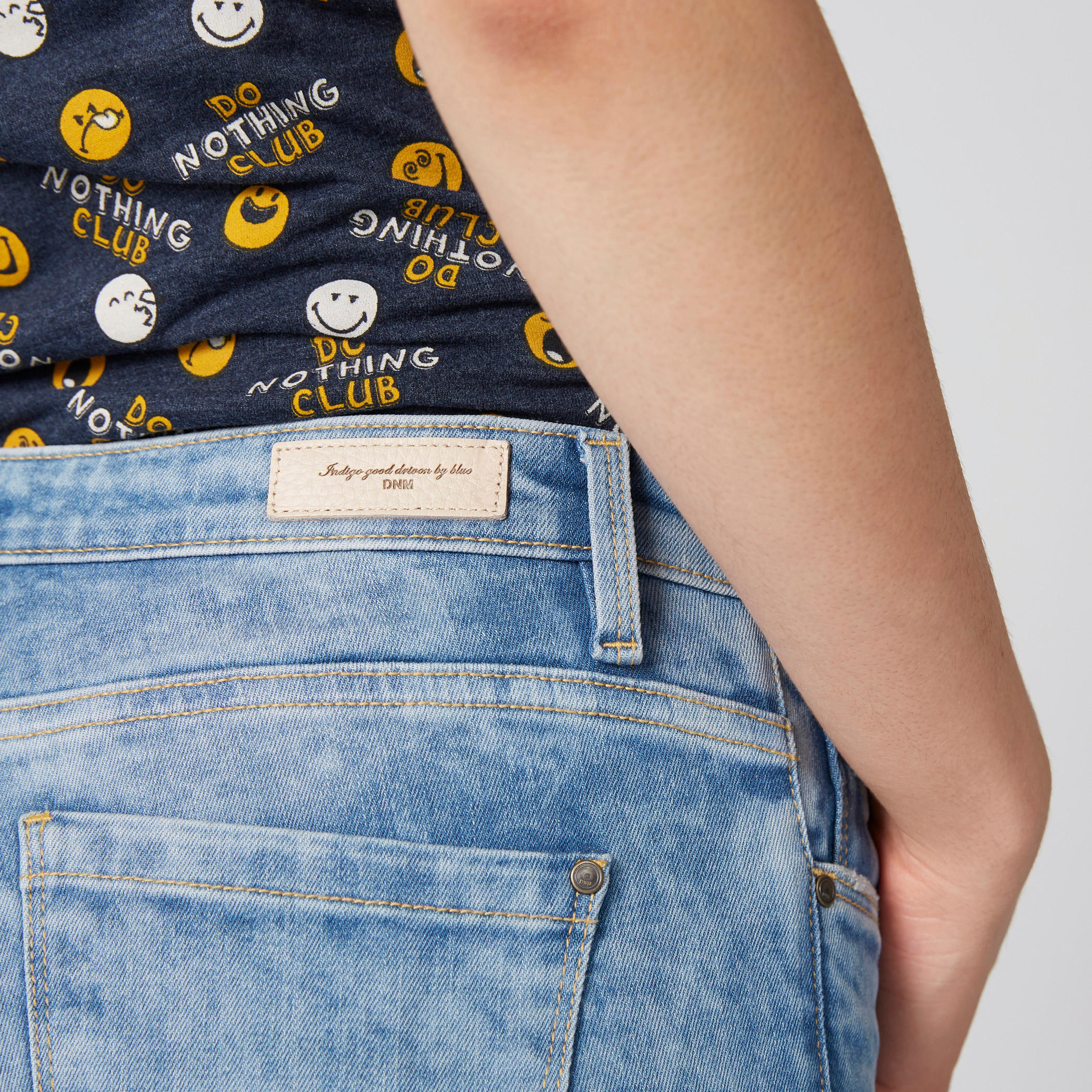 بنطال جينز طويل بزر وجيوب-women-clothing-bottoms-jeans-image-4