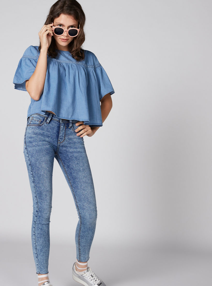 بلوزة بياقة مستديرة وأكمام واسعة وتفاصيل دانتيل-women-clothing-shirtsandblouses-blouses-image-3