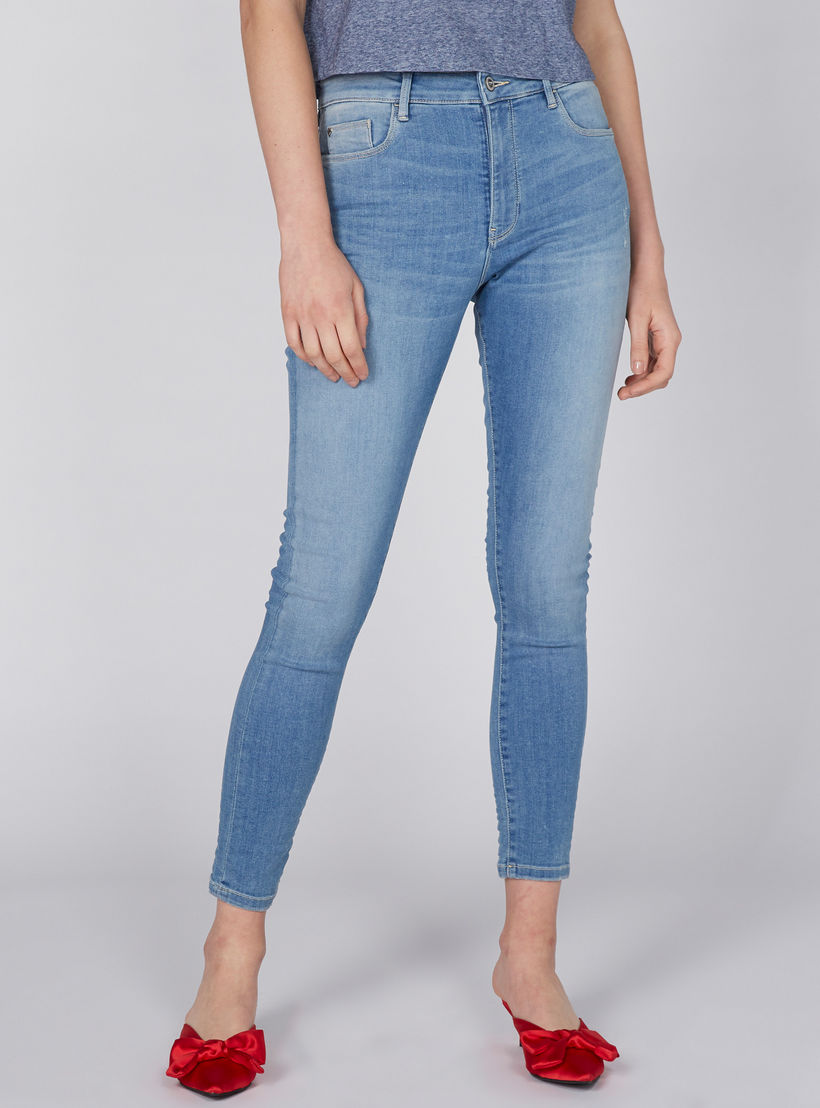 بنطال جينز بخصر مرتفع وإبزيم إغلاق-women-clothing-bottoms-jeans-image-1