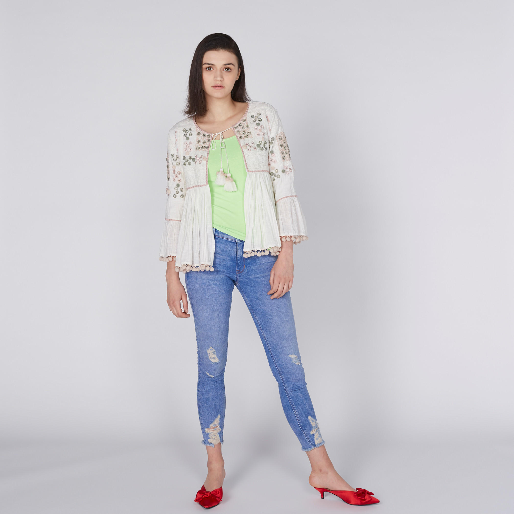 بنطال جينز مضلّع بطول 3/4 وقصّة ضيّقة-women-clothing-bottoms-jeans-image-2