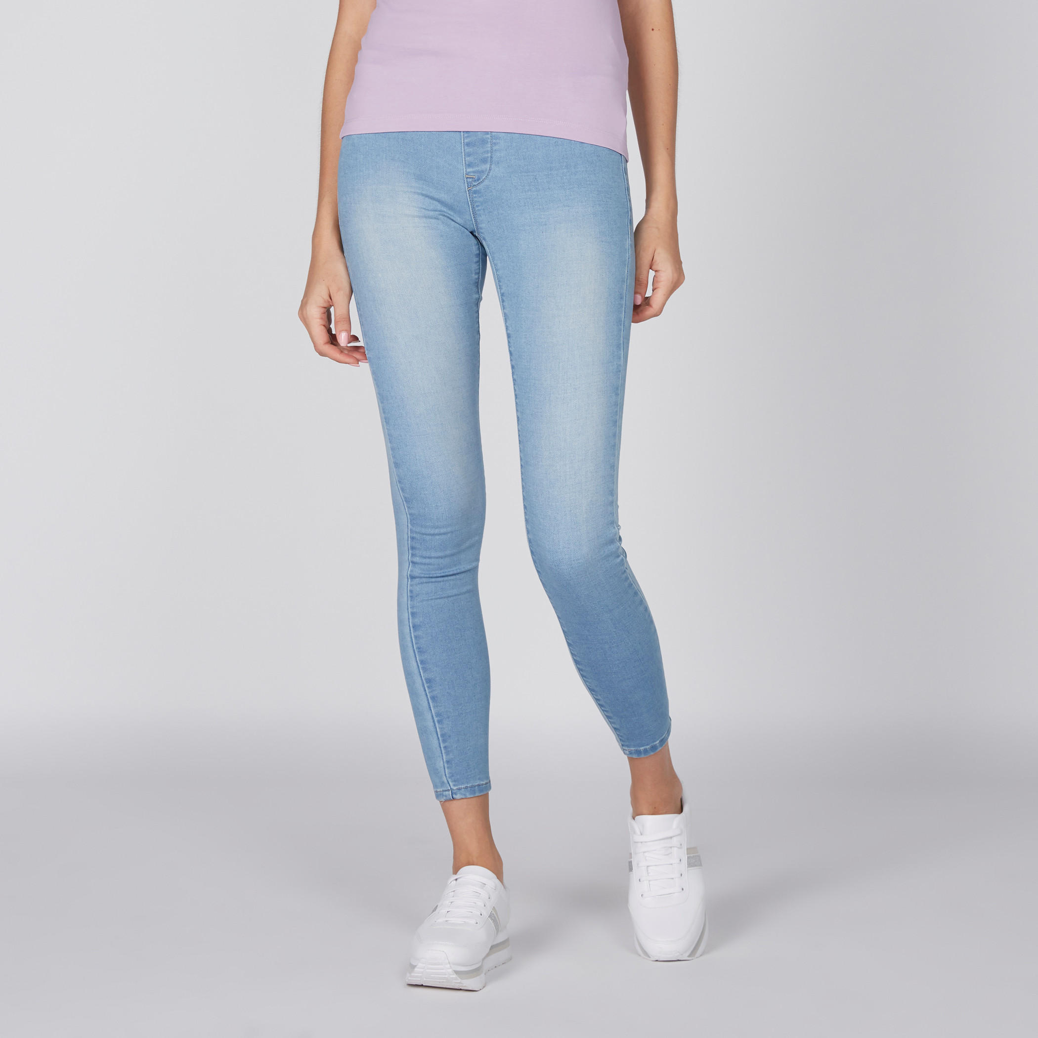 بنطال جينز بقصّة ضيّقة ورباط-women-clothing-bottoms-jeans-image-1