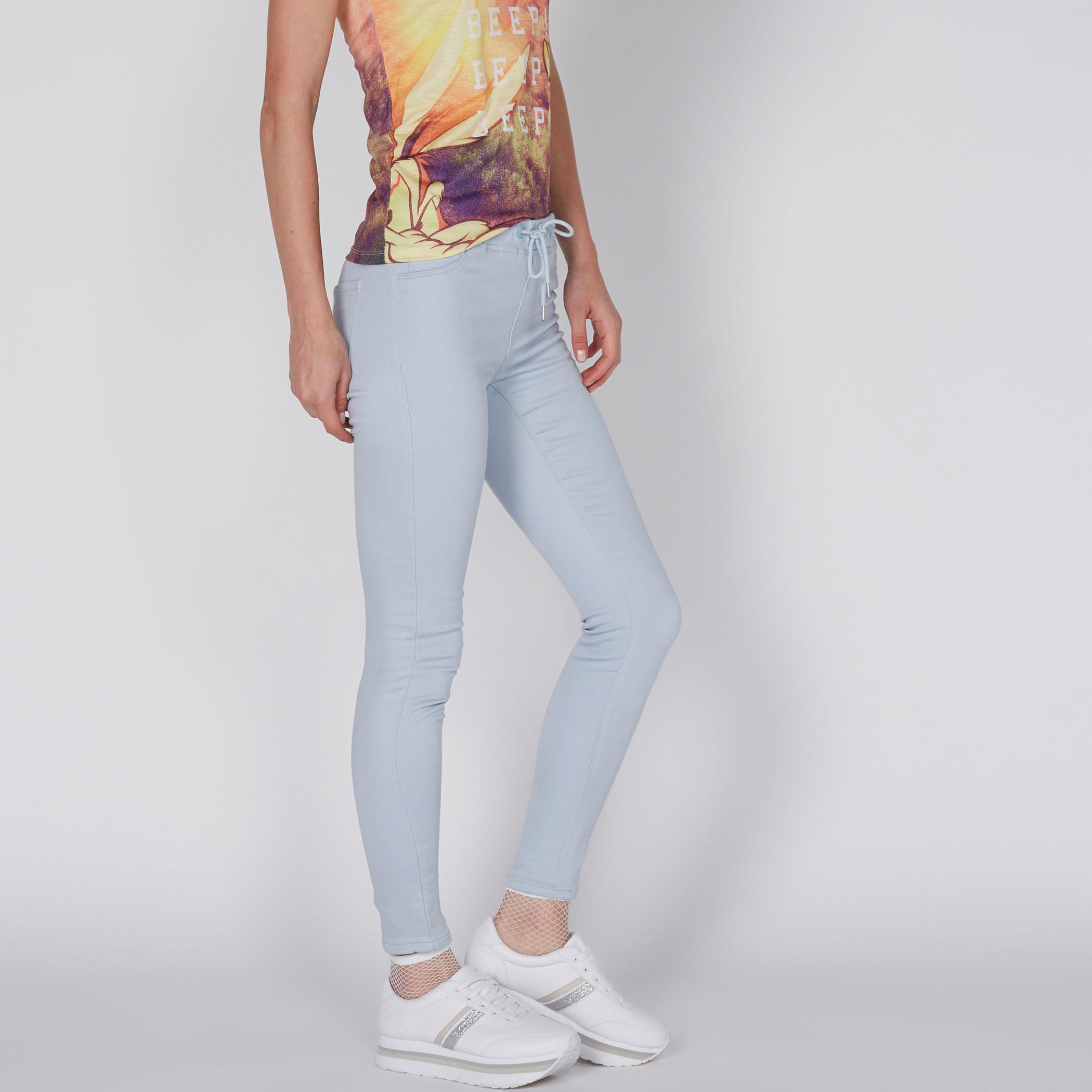 بنطال طويل بقصّة ضيّقة وجيوب ورباط-women-clothing-bottoms-trousers-image-3