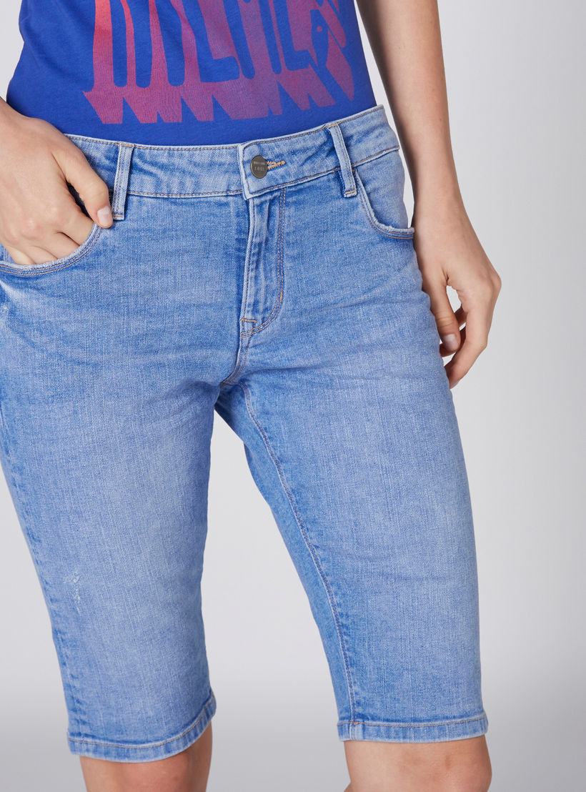 شورت من الدينم بزر إغلاق وجيوب-women-clothing-bottoms-shorts-image-4