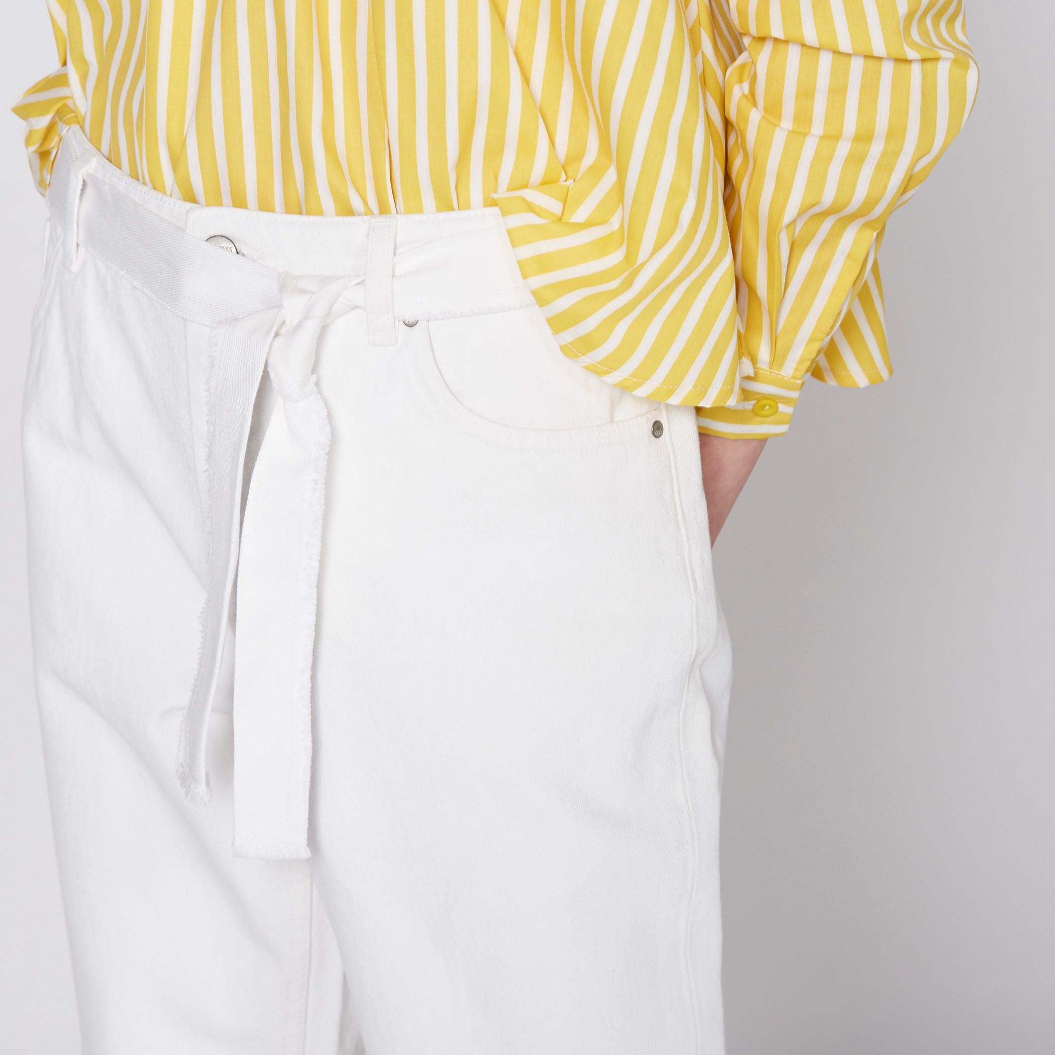 بِنطال جينز بطول 3/4 مع زر إغلاق وجيوب-women-clothing-bottoms-jeans-image-3